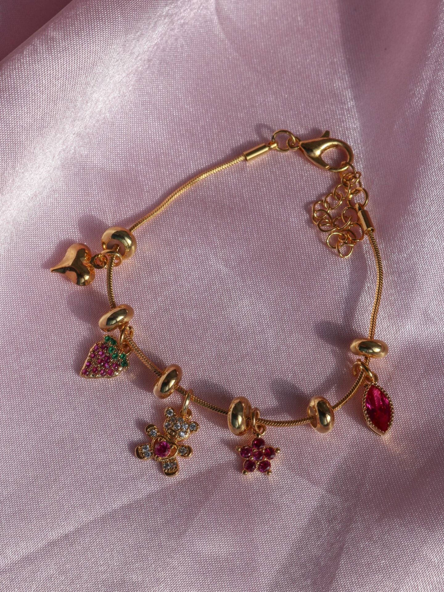 Fushia Charm Bileklik