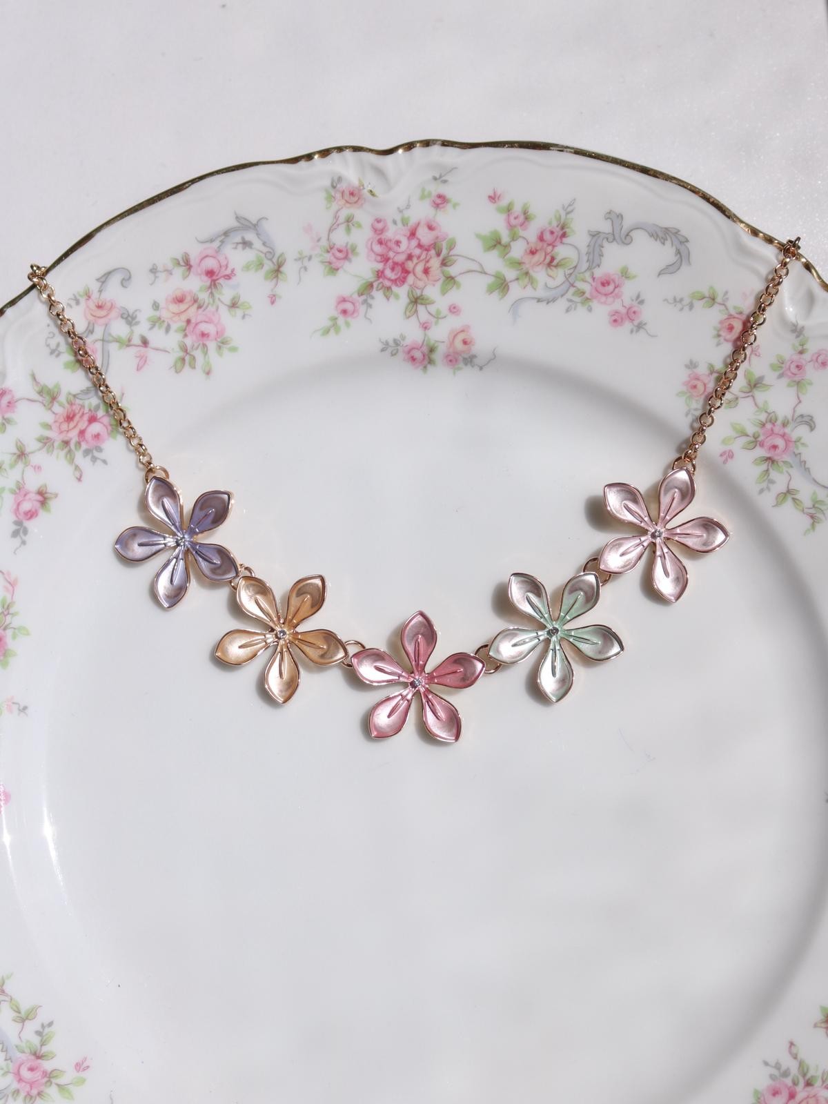 Pastel Flower Kolye