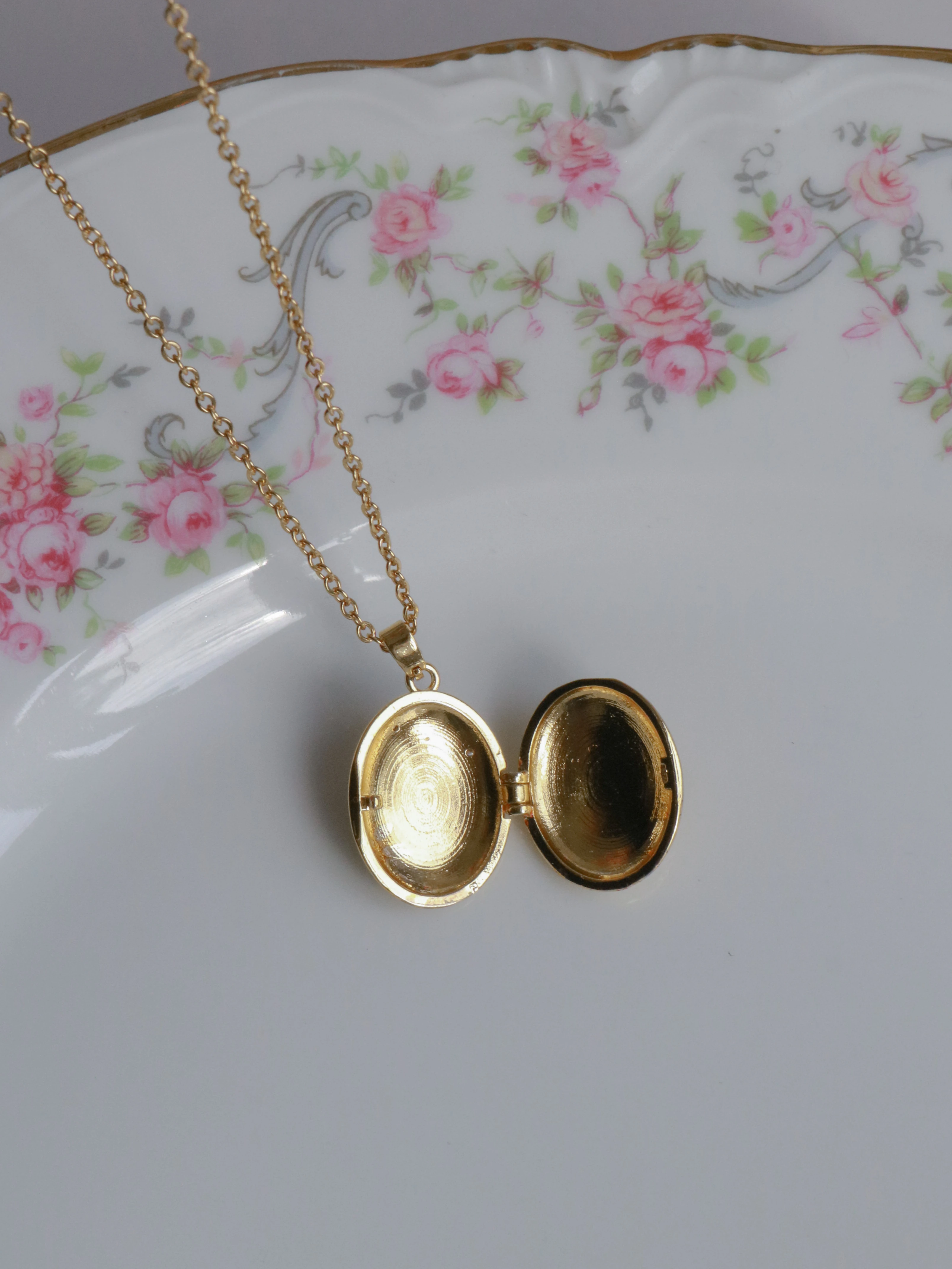 Little Blue Bunny Kişiye Özel Fotoğraflı Kapaklı Kolye