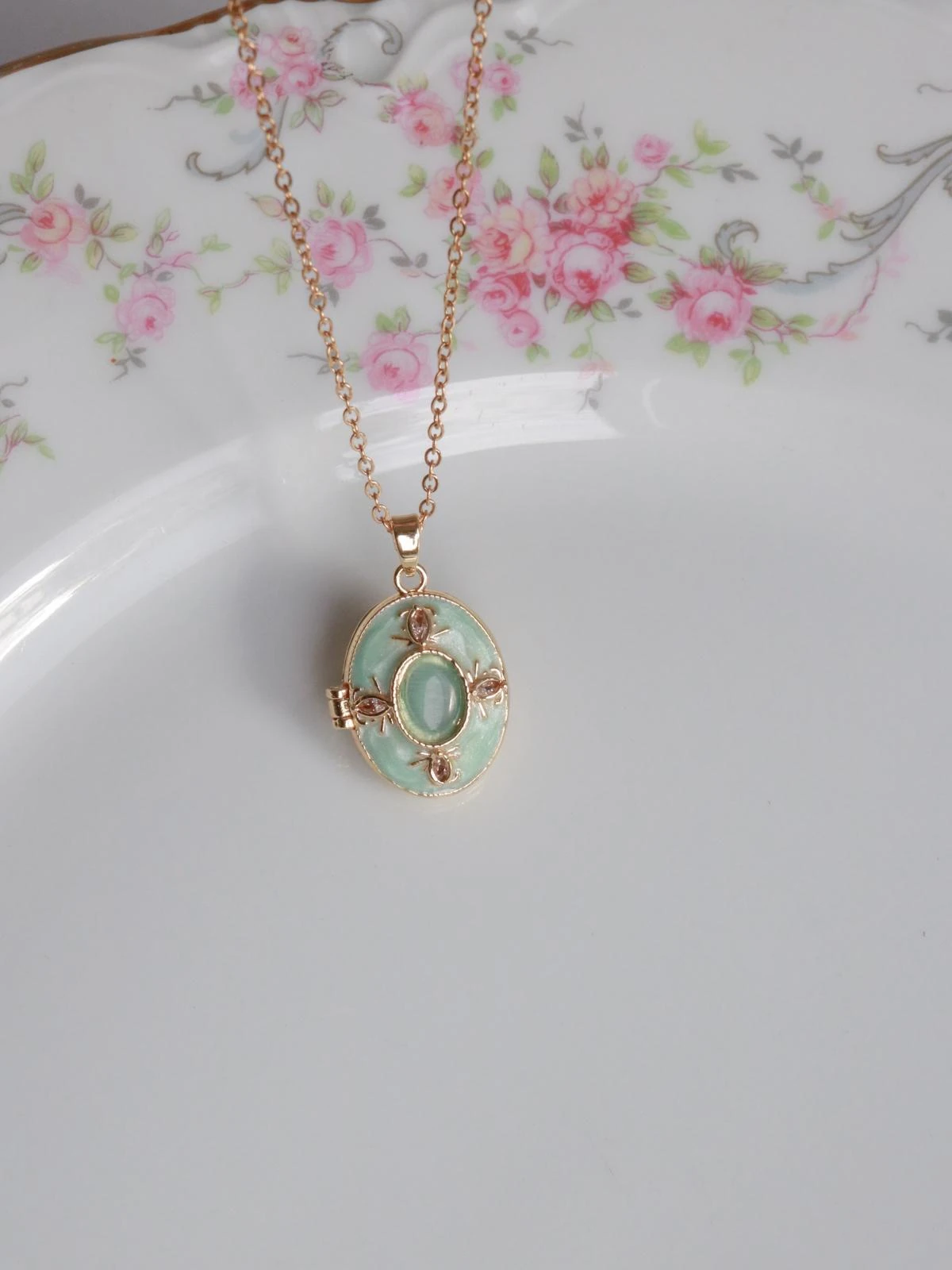 Turquoise Crimson Glow Kişiye Özel Fotoğraflı Kapaklı Kolye