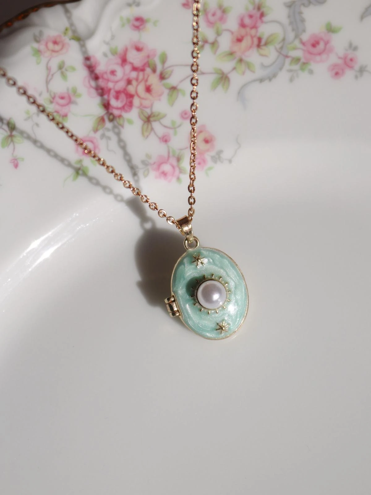 Baby Blue Pearl Radiance Kişiye Özel Fotoğraflı Kapaklı Kolye