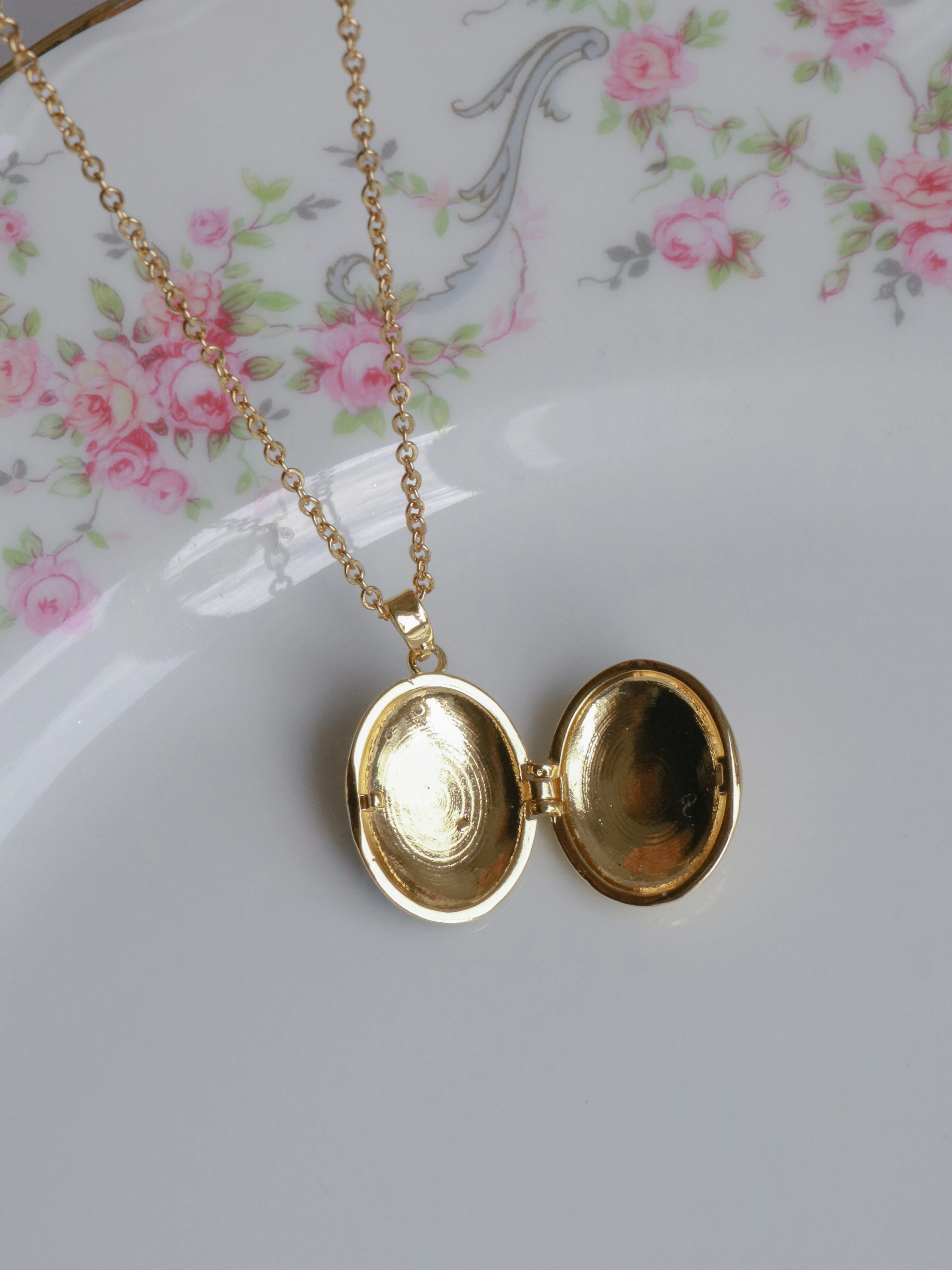 Summer Glow Kişiye Özel Fotoğraflı Kapaklı Kolye