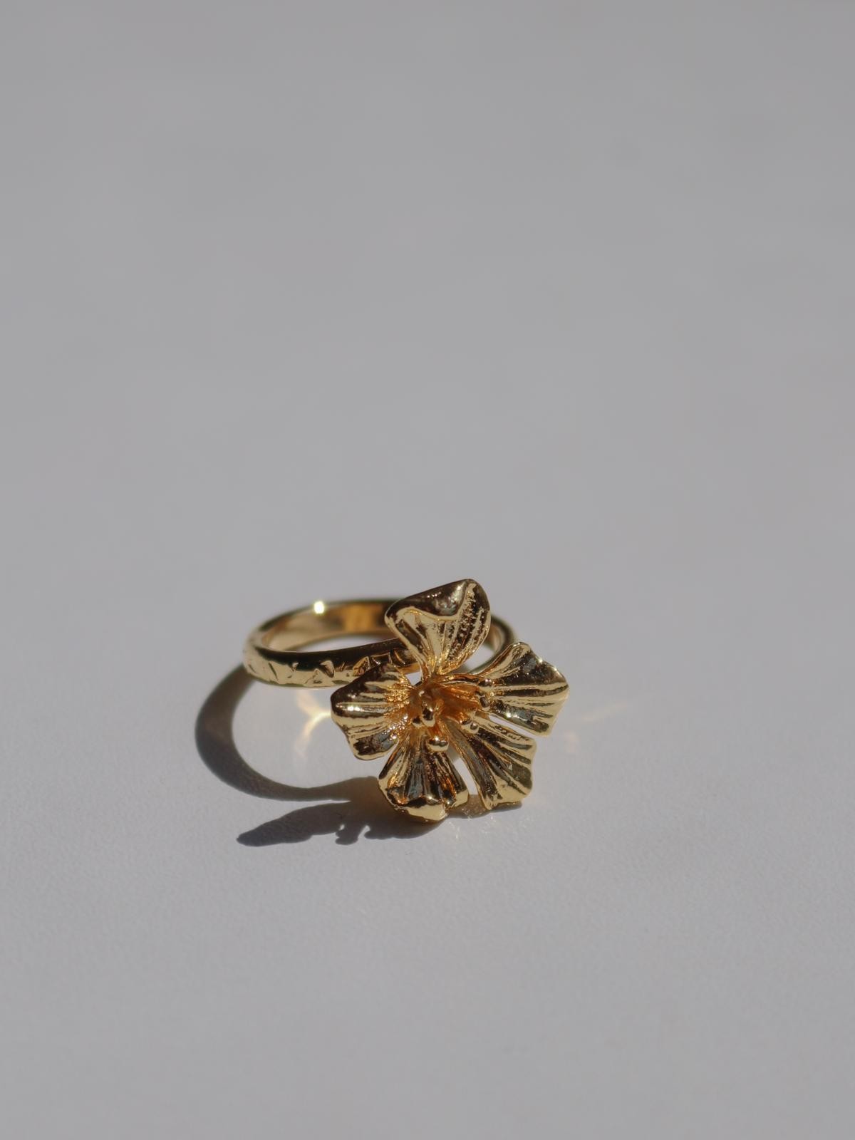 Hibiscus Ring