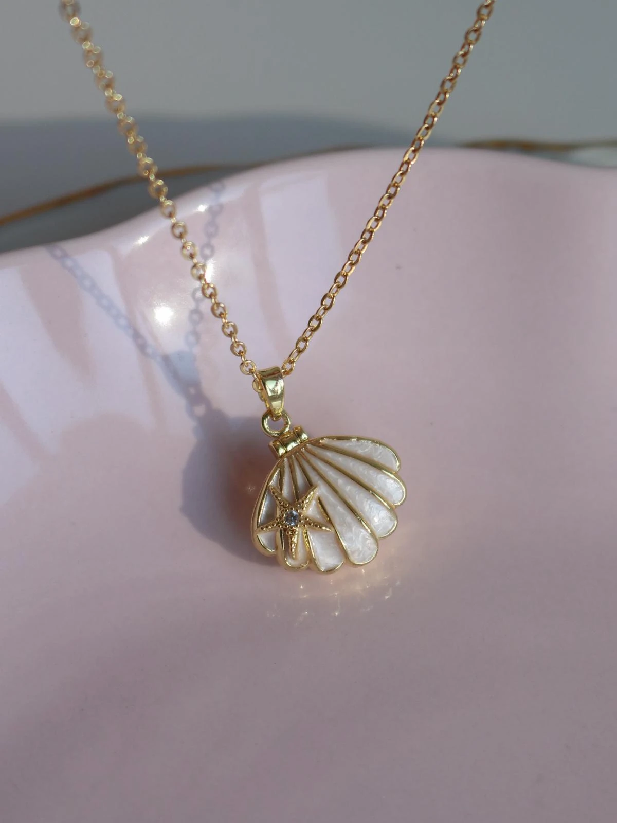 White Star & Shell Kişiye Özel Fotoğraflı Kolye