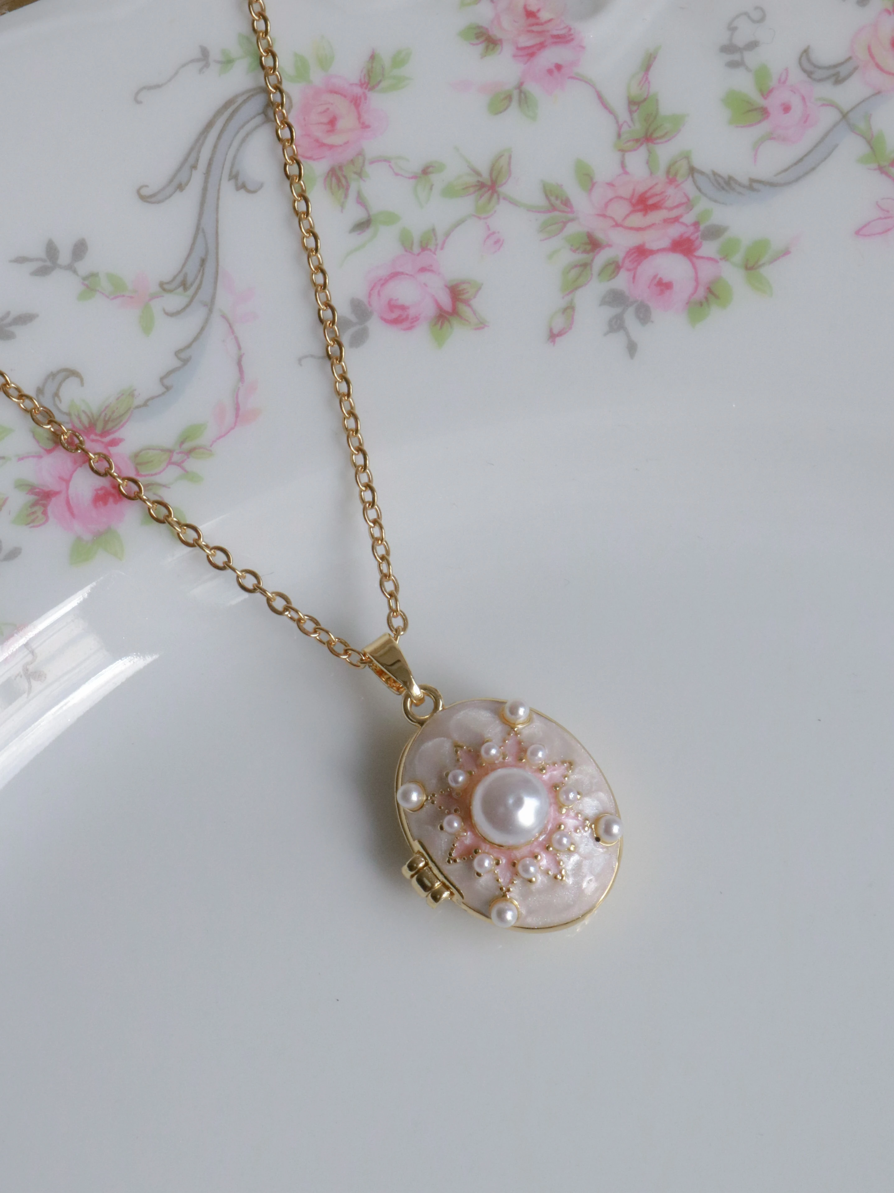 White Pearl Mirage Kişiye Özel Fotoğraflı Kapaklı Kolye