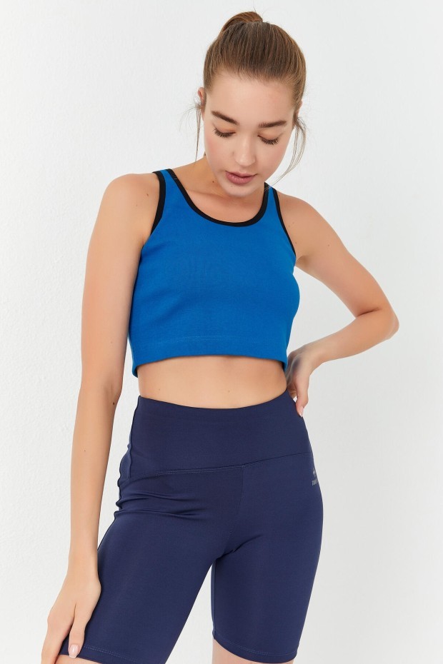 Crop Top Atlet 