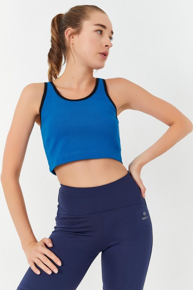 Crop Top Atlet 