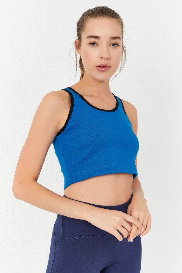 Crop Top Atlet 