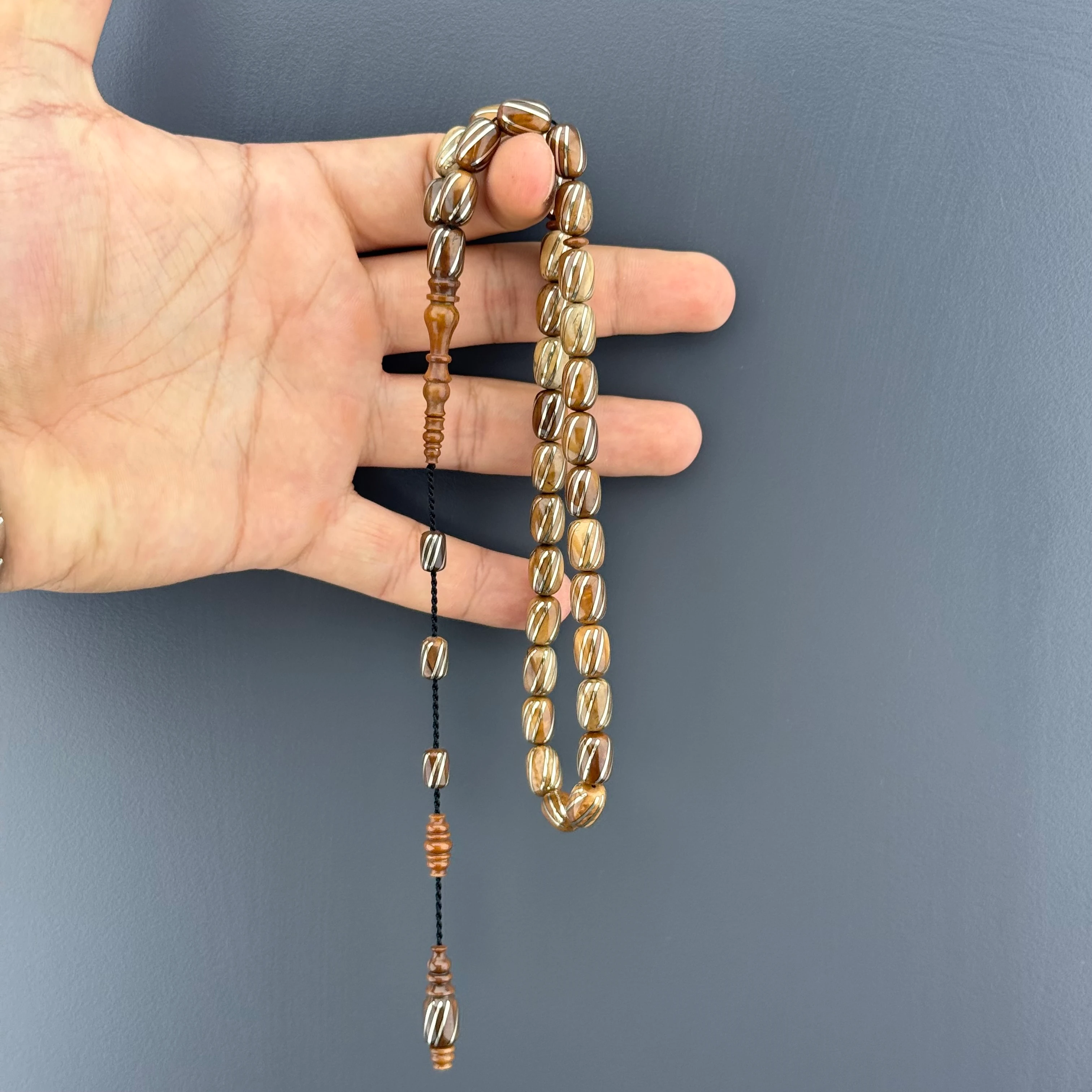 Usta İşçilikli Kuka Üzerine 9'lu Gümüş Yarma Desenli Orijinal Tesbih