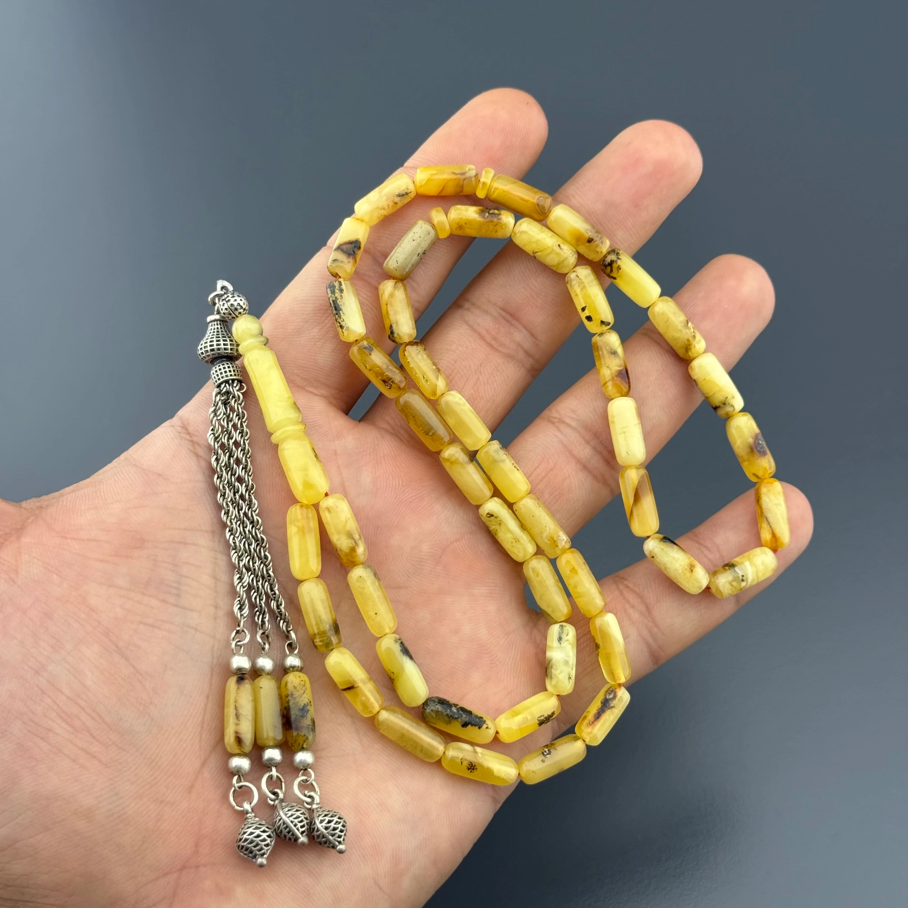 Yoğun Fosilli Gümüş Püsküllü 45lik Orjinal Damla Kehribar Tesbih