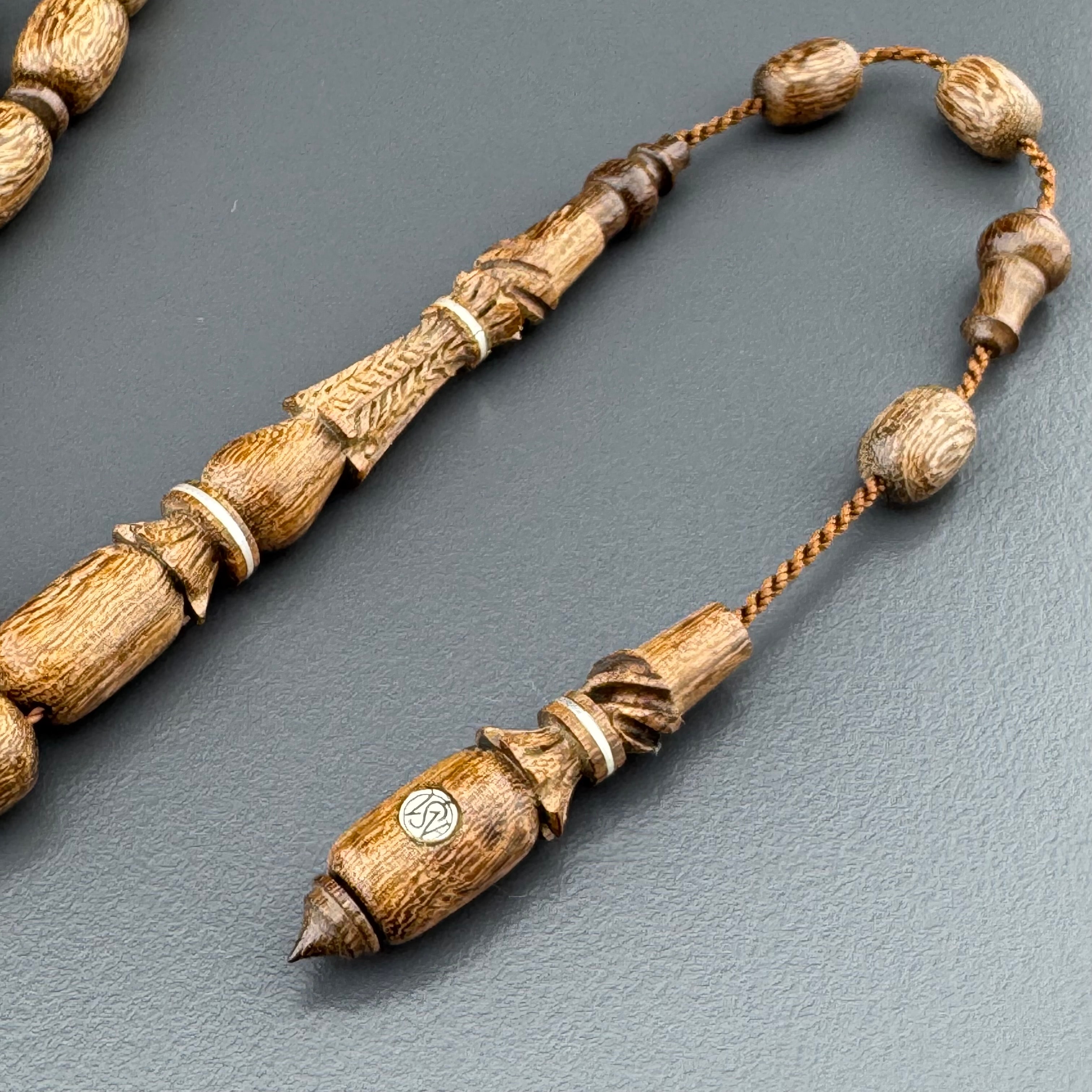 Mücahit Şener Usta İşçilikli Gümüş Detaylı Oyma İmame Kaplan Ağacı Tesbih