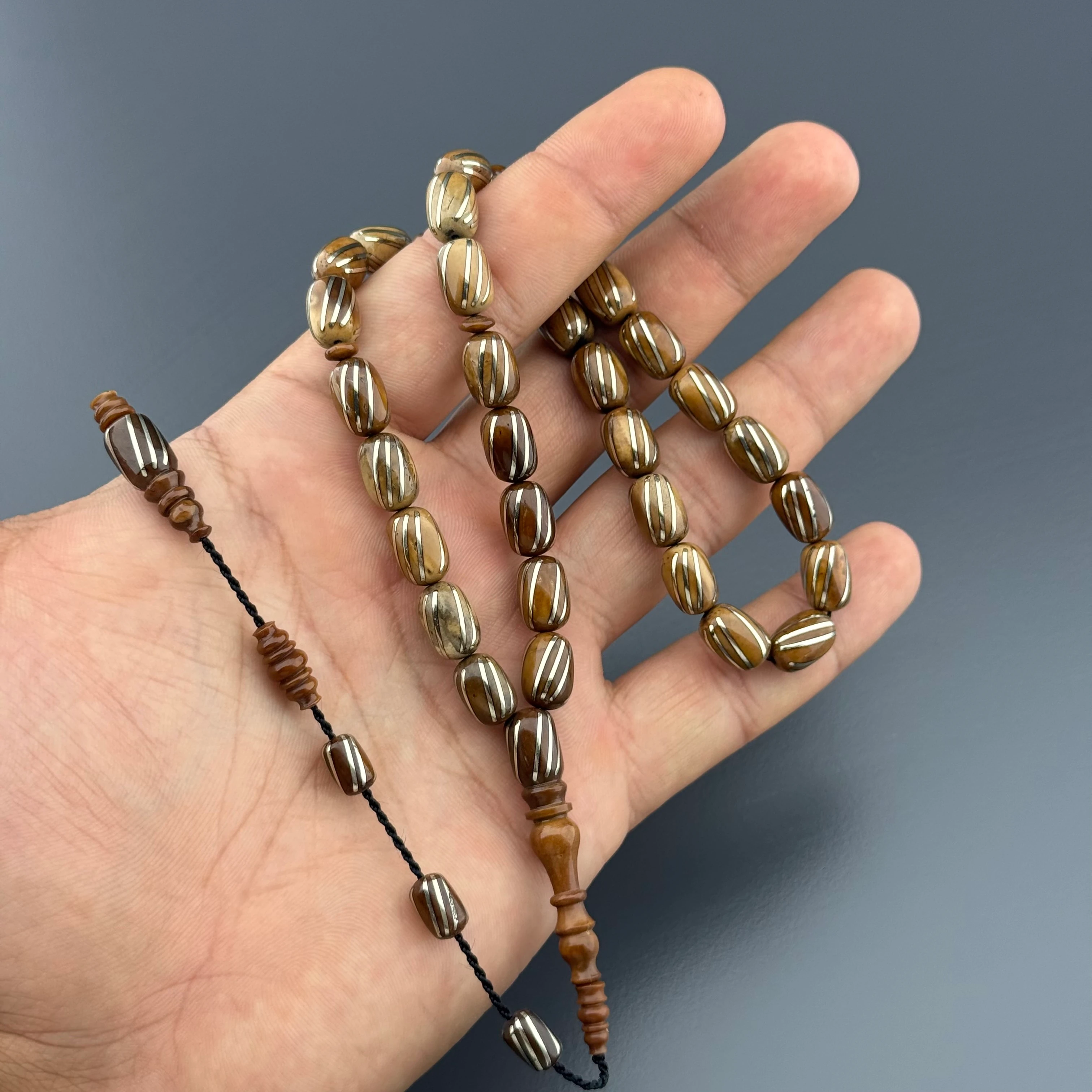 Usta İşçilikli Kuka Üzerine 9'lu Gümüş Yarma Desenli Orijinal Tesbih