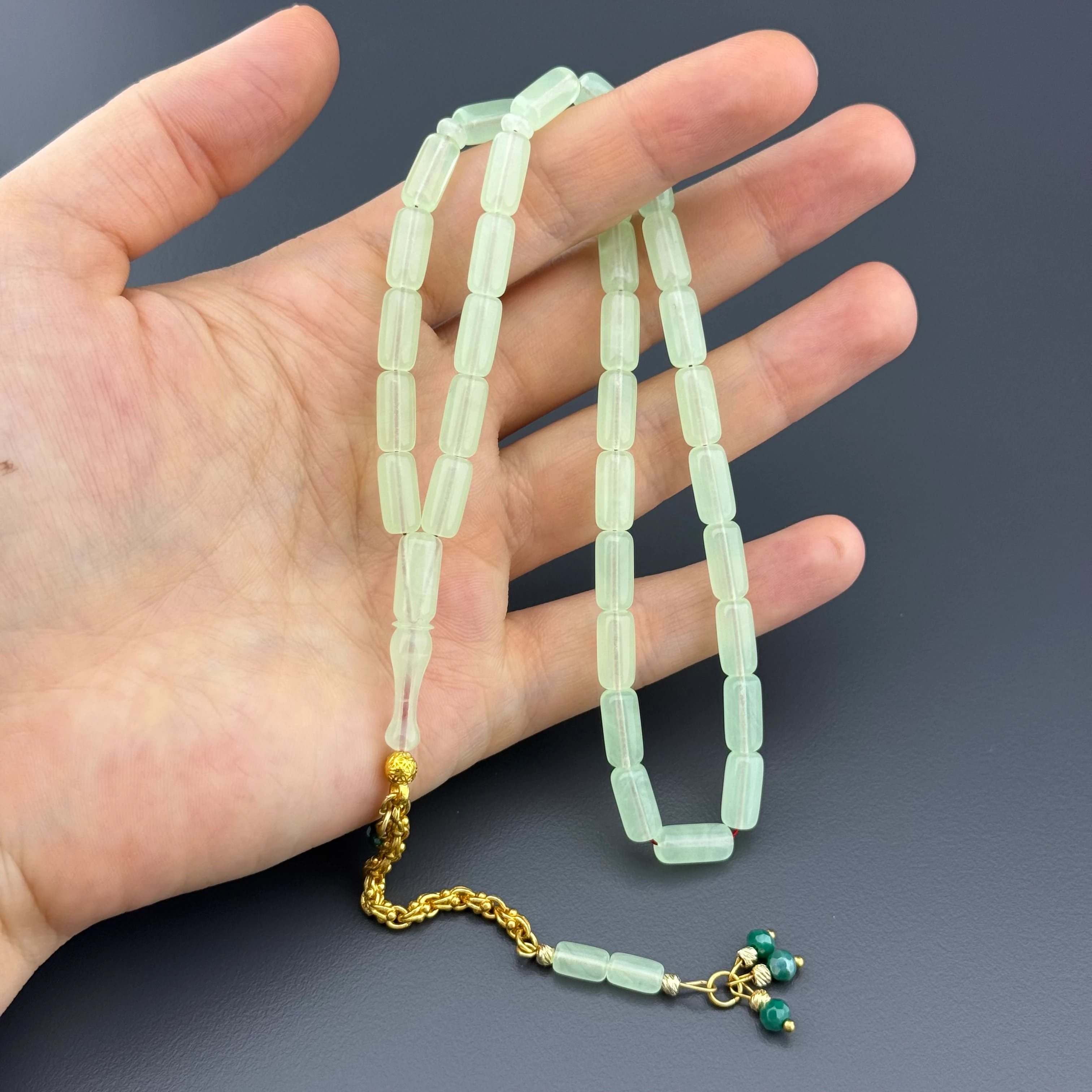 Suat Yeşilyurt Usta İşçilikli Hareli Mint Yeşili Kapsül Kesim Gümüş Püsküllü Alman Bakalit Tesbih