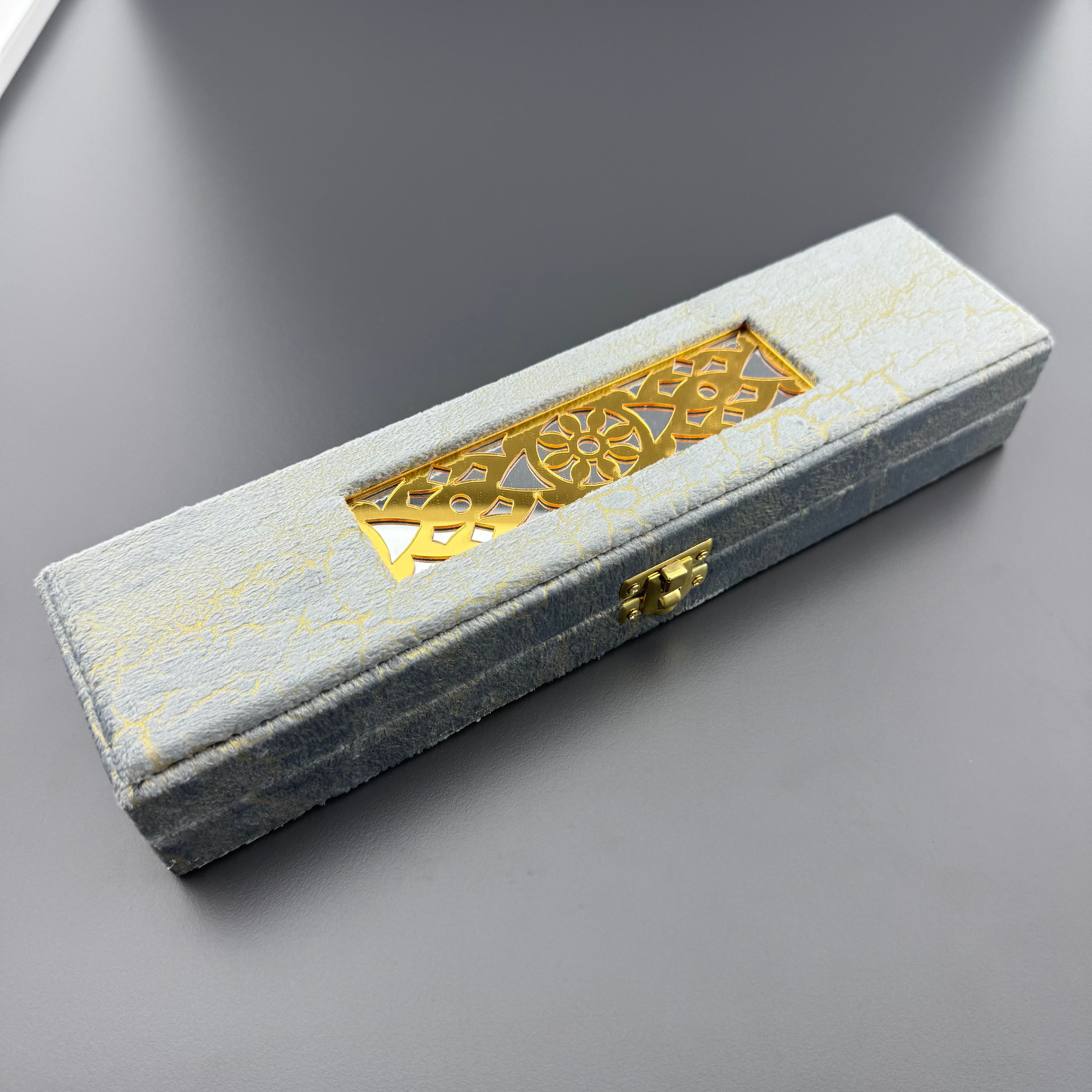 Gold Damar Desenli Üzeri Aynalı Gri Kadife Tespih Kutusu
