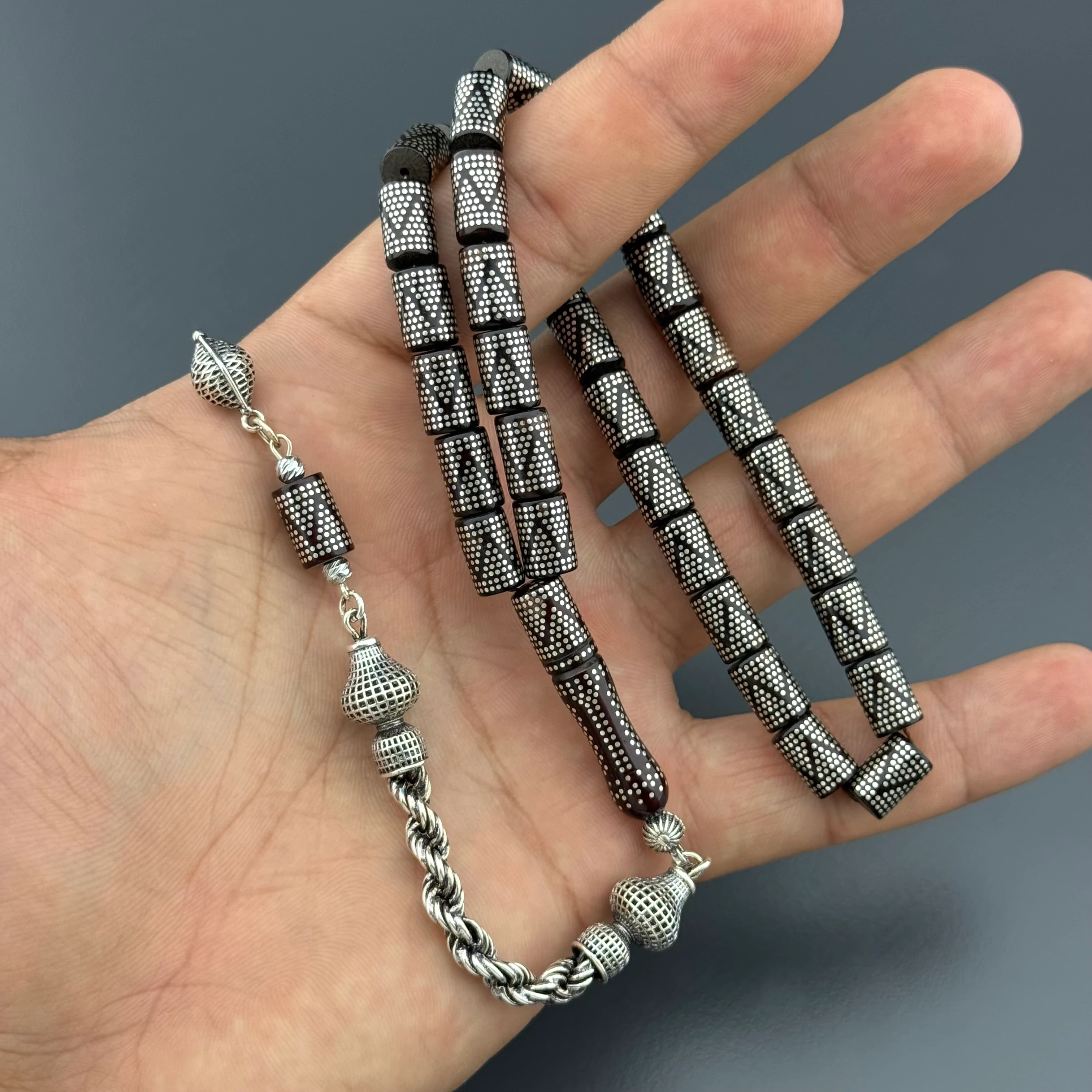 Usta İşçilikli Kuka Üzerine Gümüş Çakımlı Kesme Model Tesbih