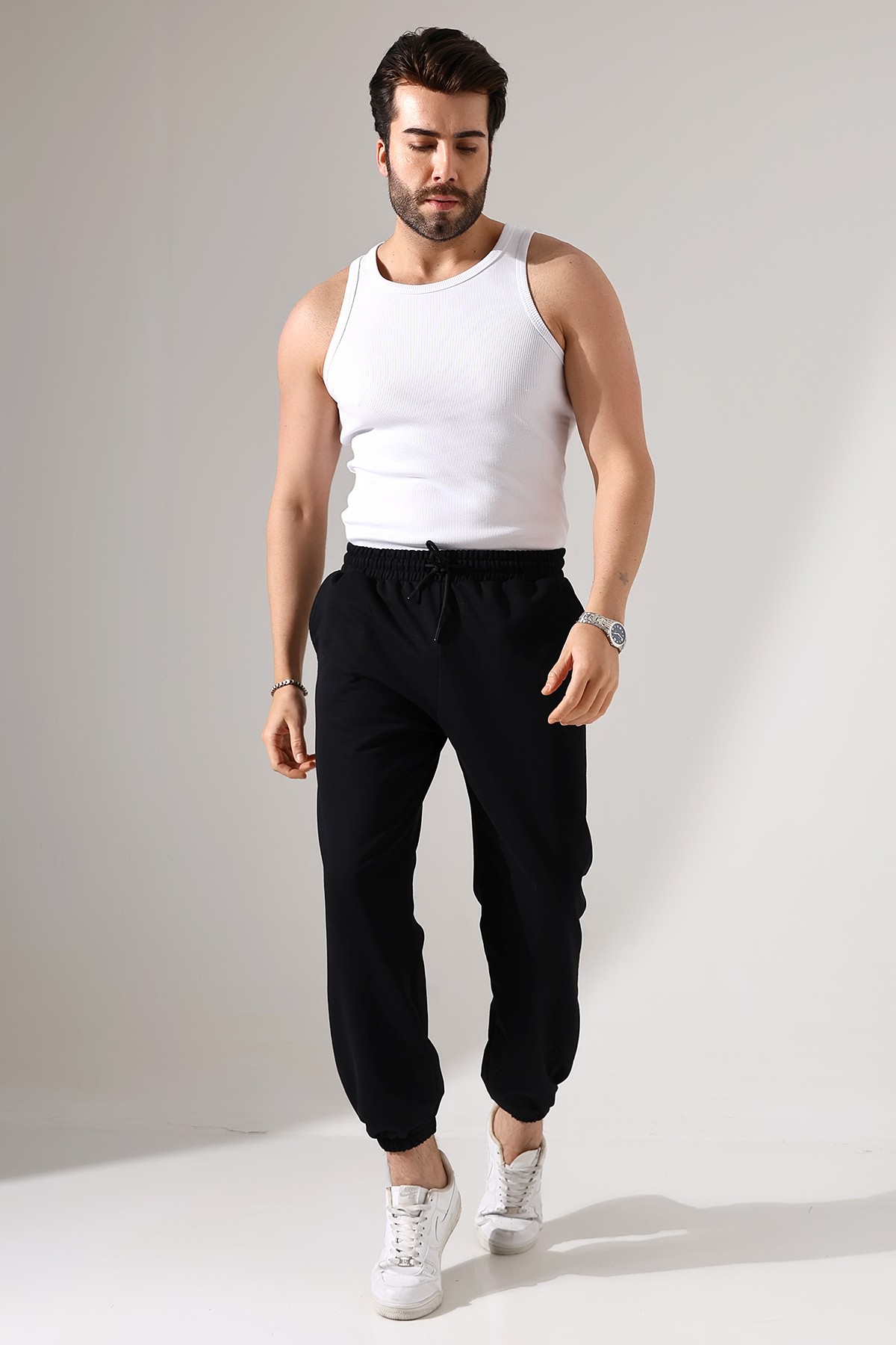 Regular Kalıp Basic Lastikli Paça Eşofman - Siyah