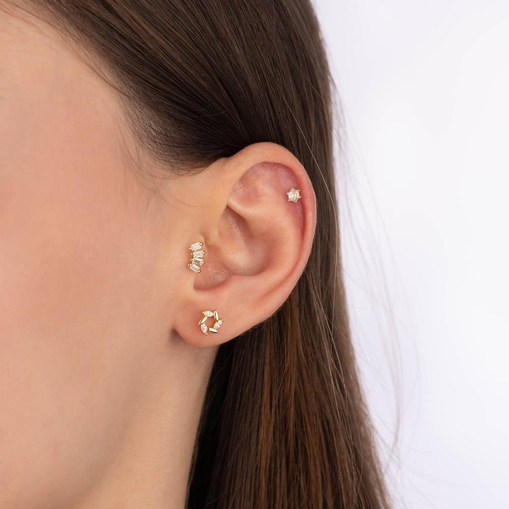 Çiçek Ortası Taş Tragus Küpe