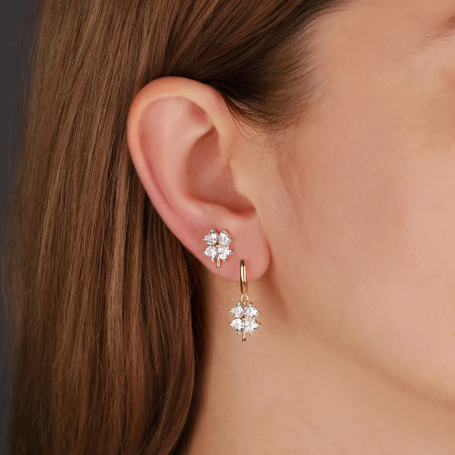 Teki Sallantılı Yonca Gümüş Küpe (Mistik & Beyaz Taşlı)