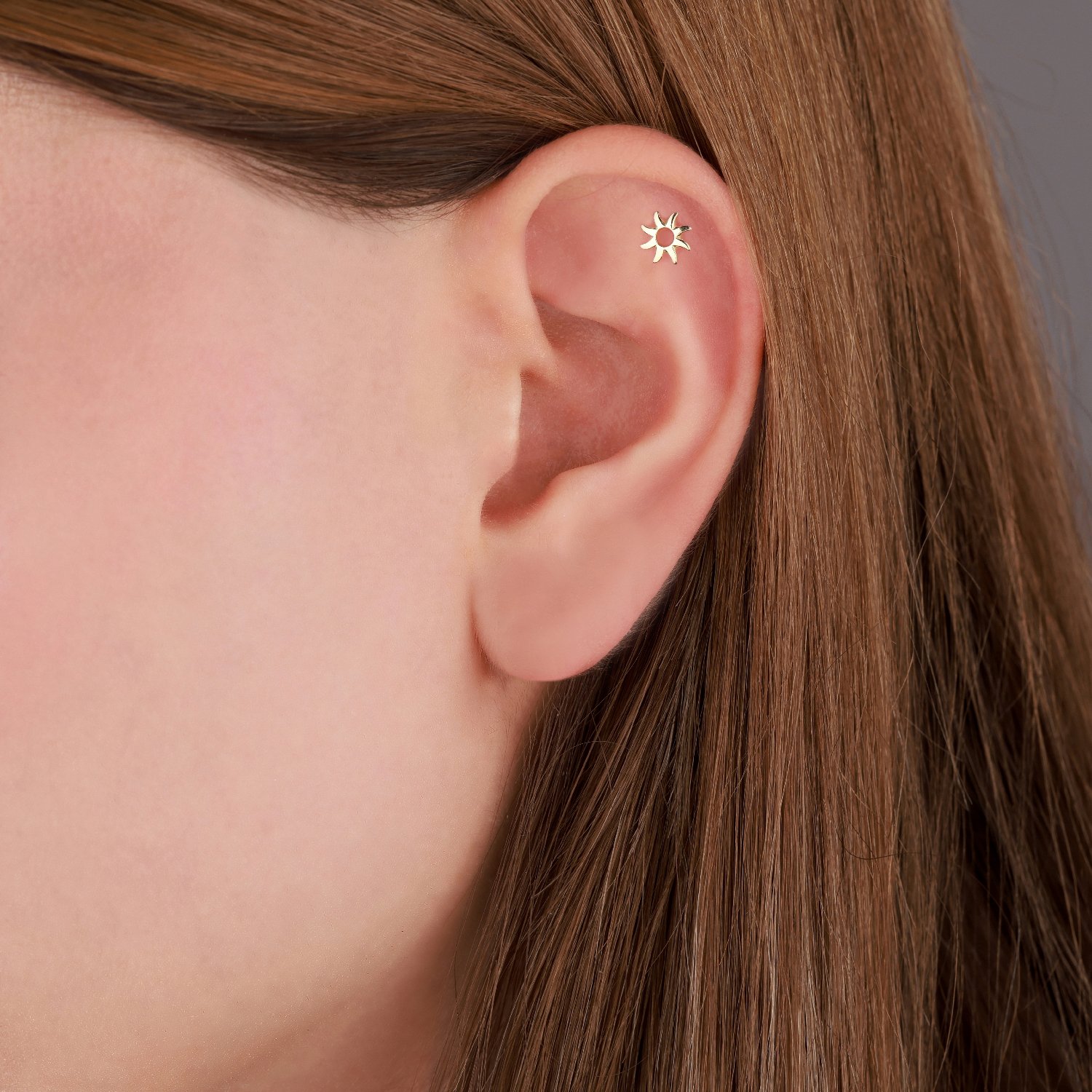 İçi Boş Güneş Figürlü Tragus Küpe