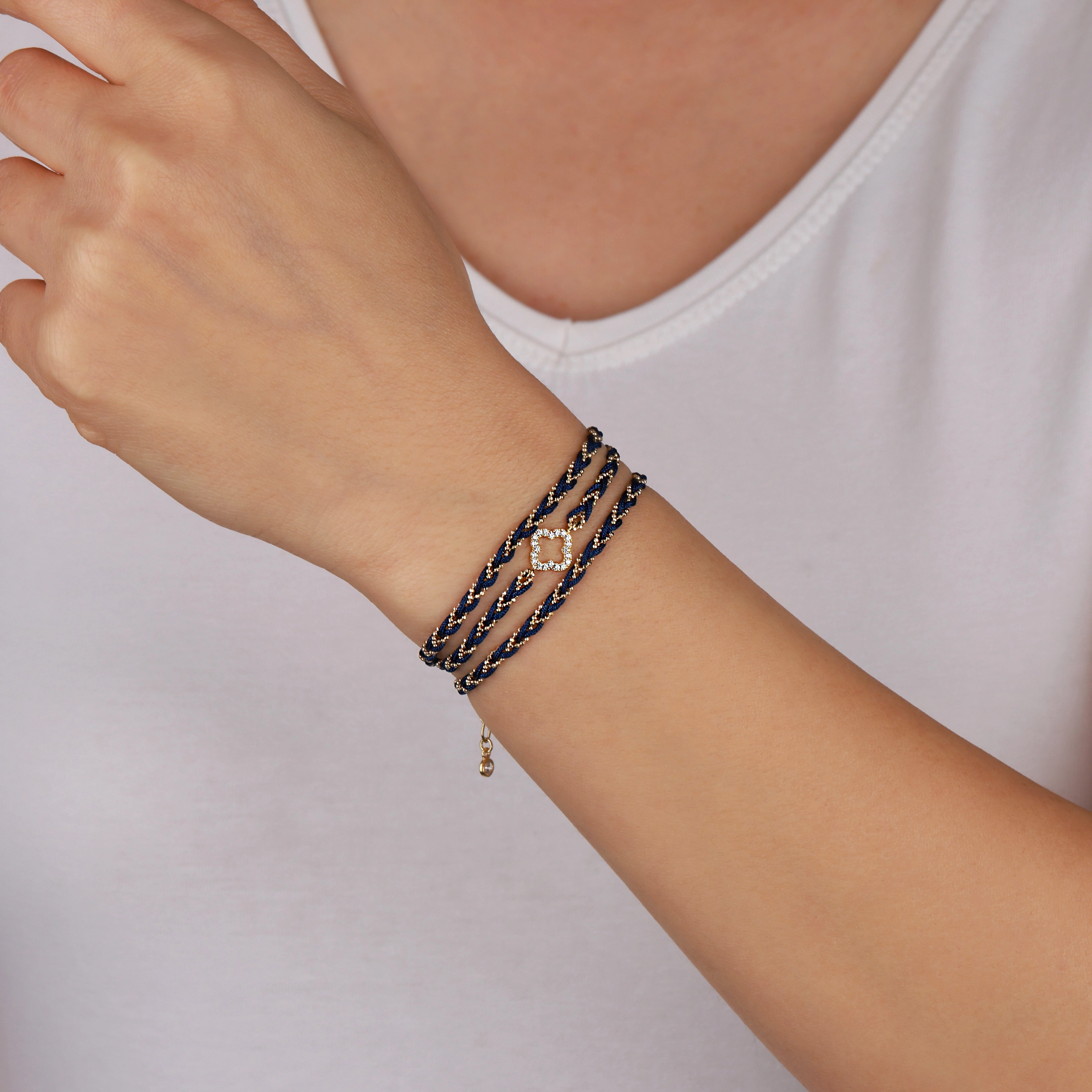 Yonca Üç Sıra Örme Detaylı Gümüş Bilezik