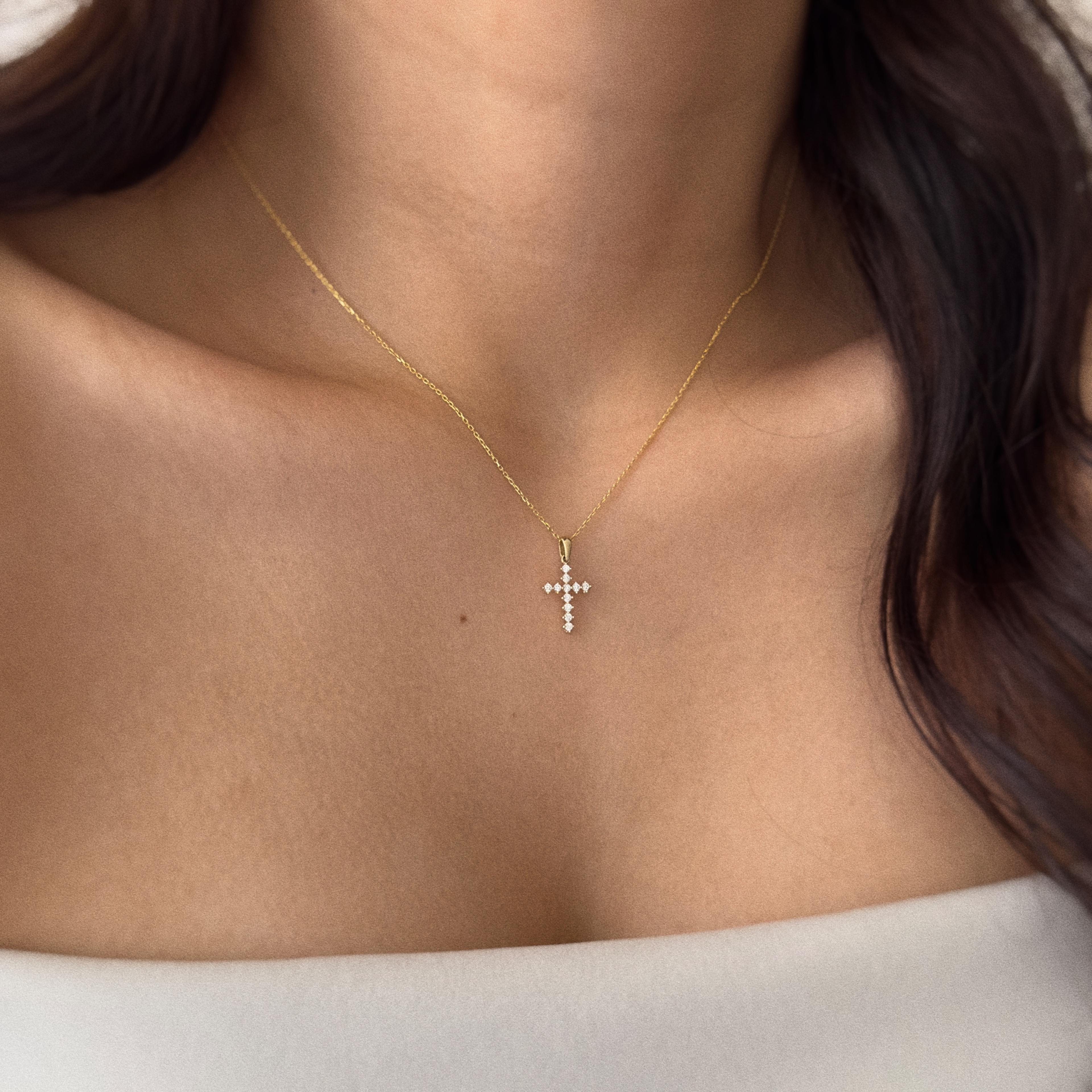 14K GOLD - FAITHFUL CROSS NECKLACE