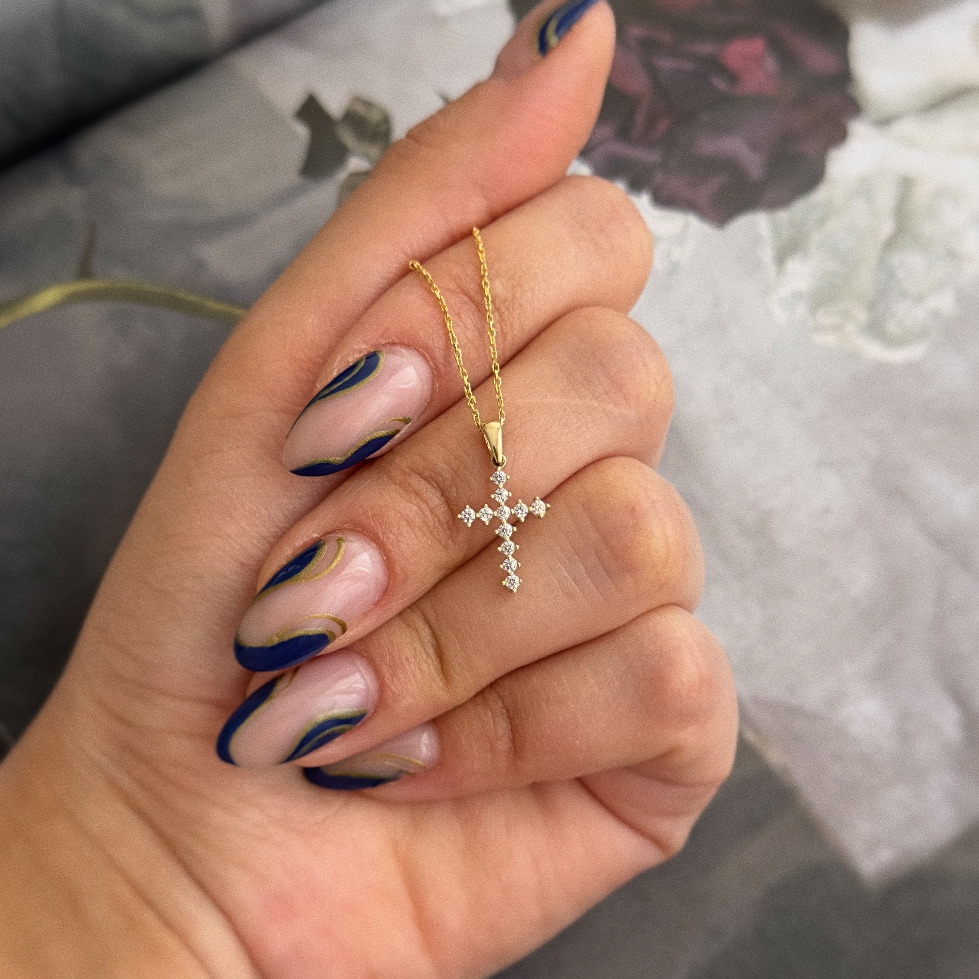 14K GOLD - FAITHFUL CROSS NECKLACE