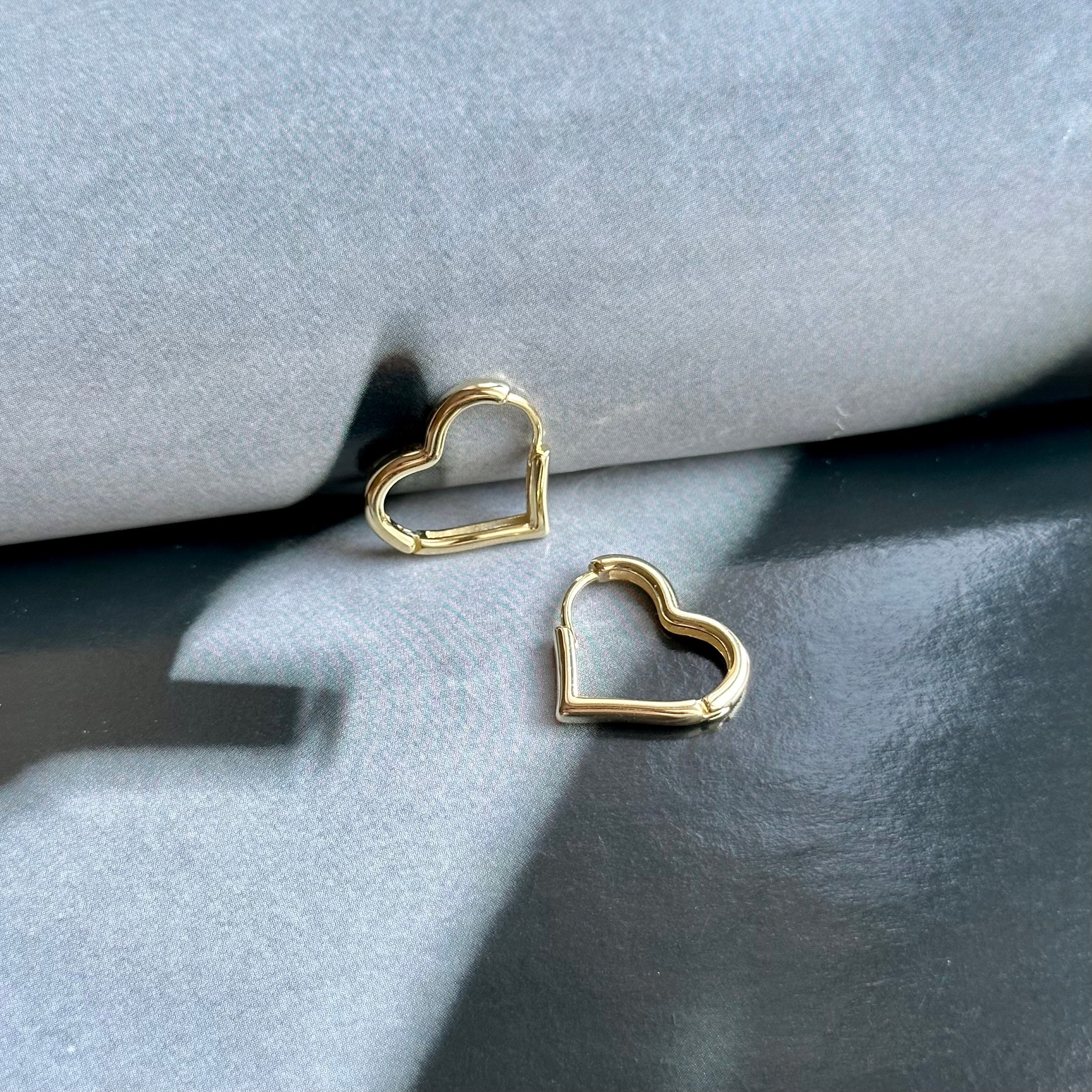 925 Silver - Minimal Heart Earrings