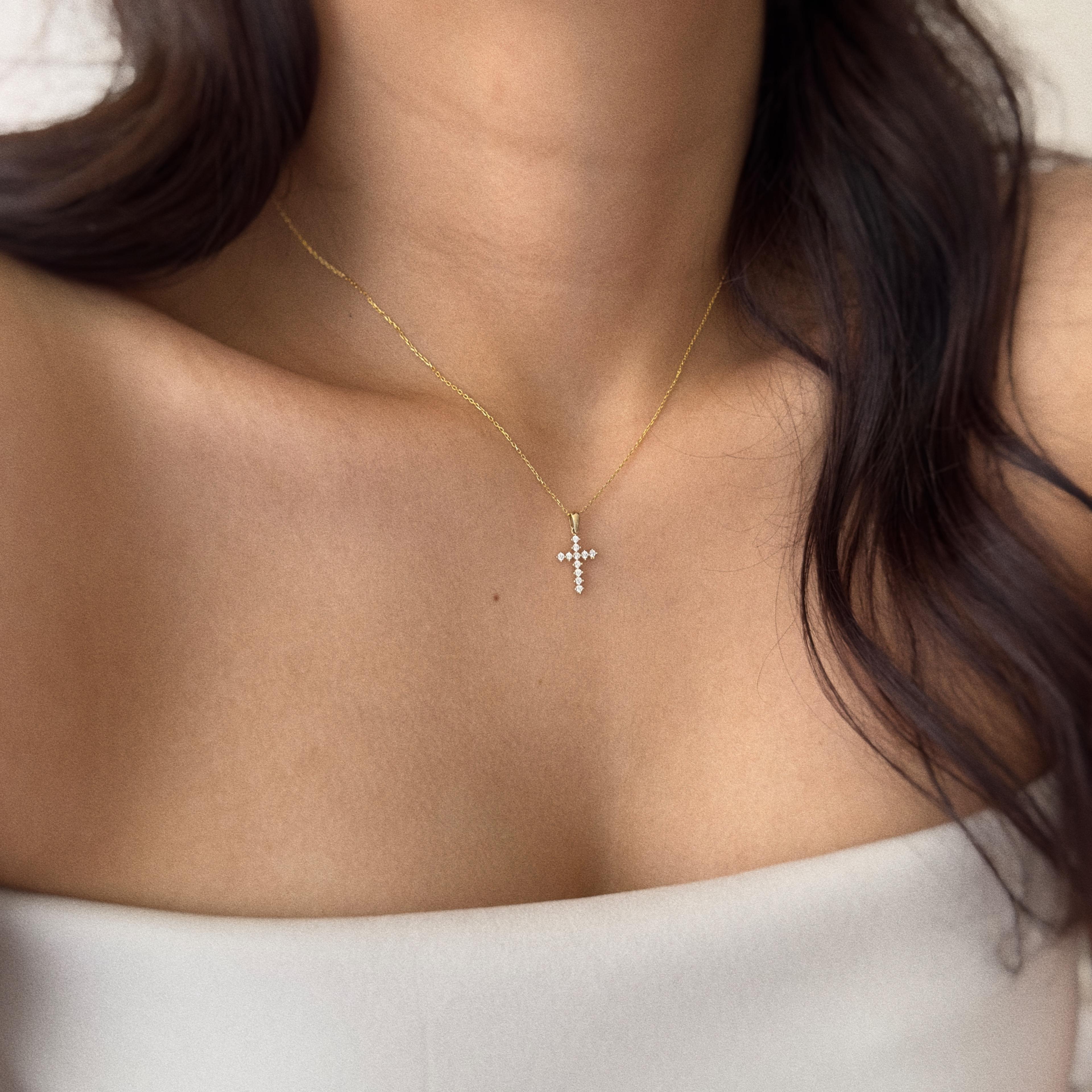 14K GOLD - FAITHFUL CROSS NECKLACE