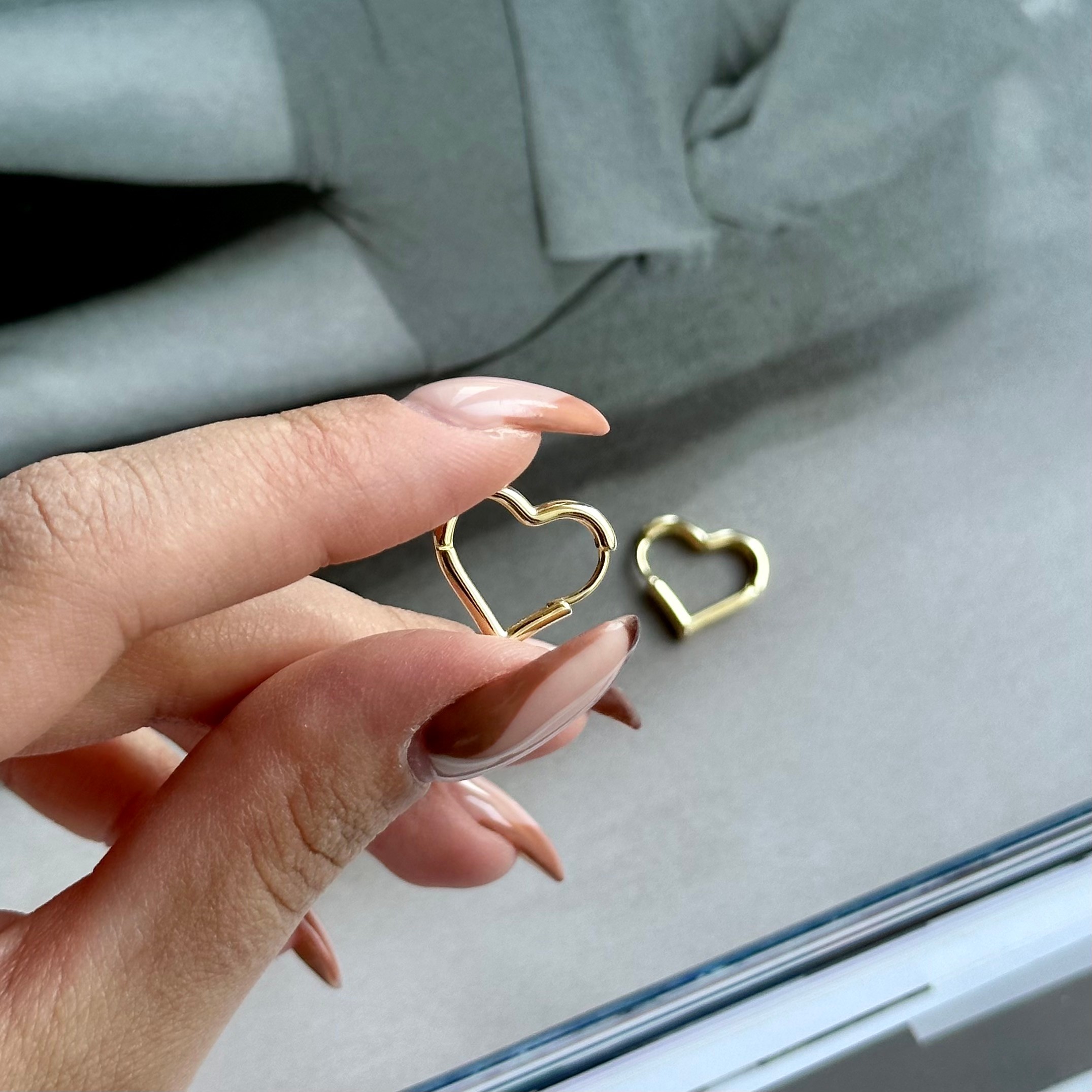 925 Silver - Minimal Heart Earrings