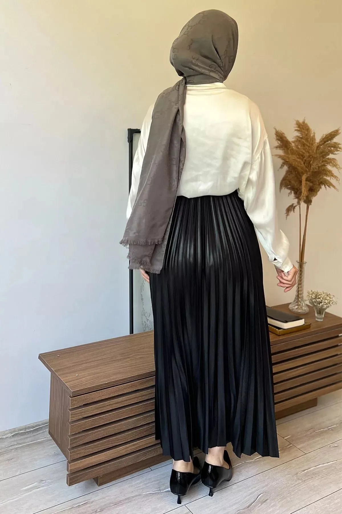 Sık Pliseli Deri Görünümlü Etek