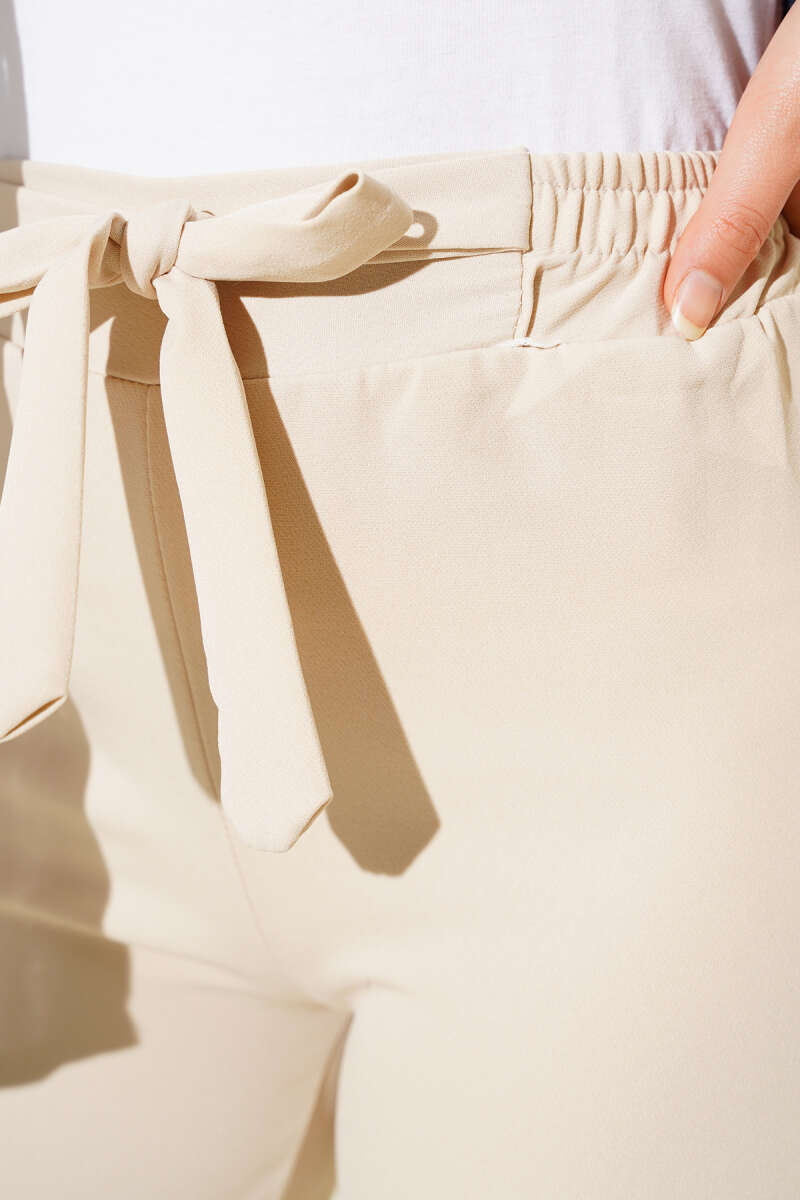 Kuşak Detaylı Bolpaça pantolon