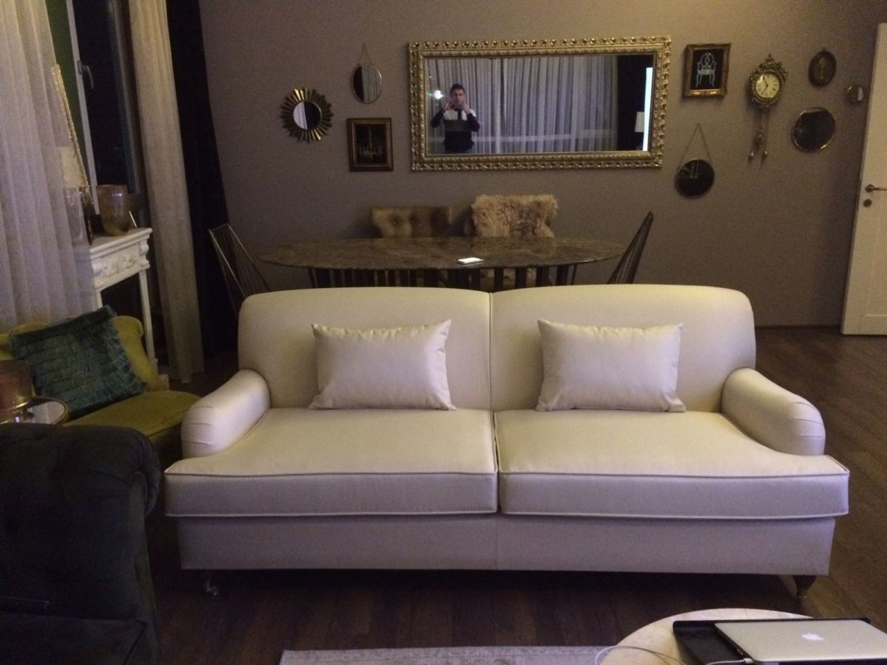 Manhattan Sofa