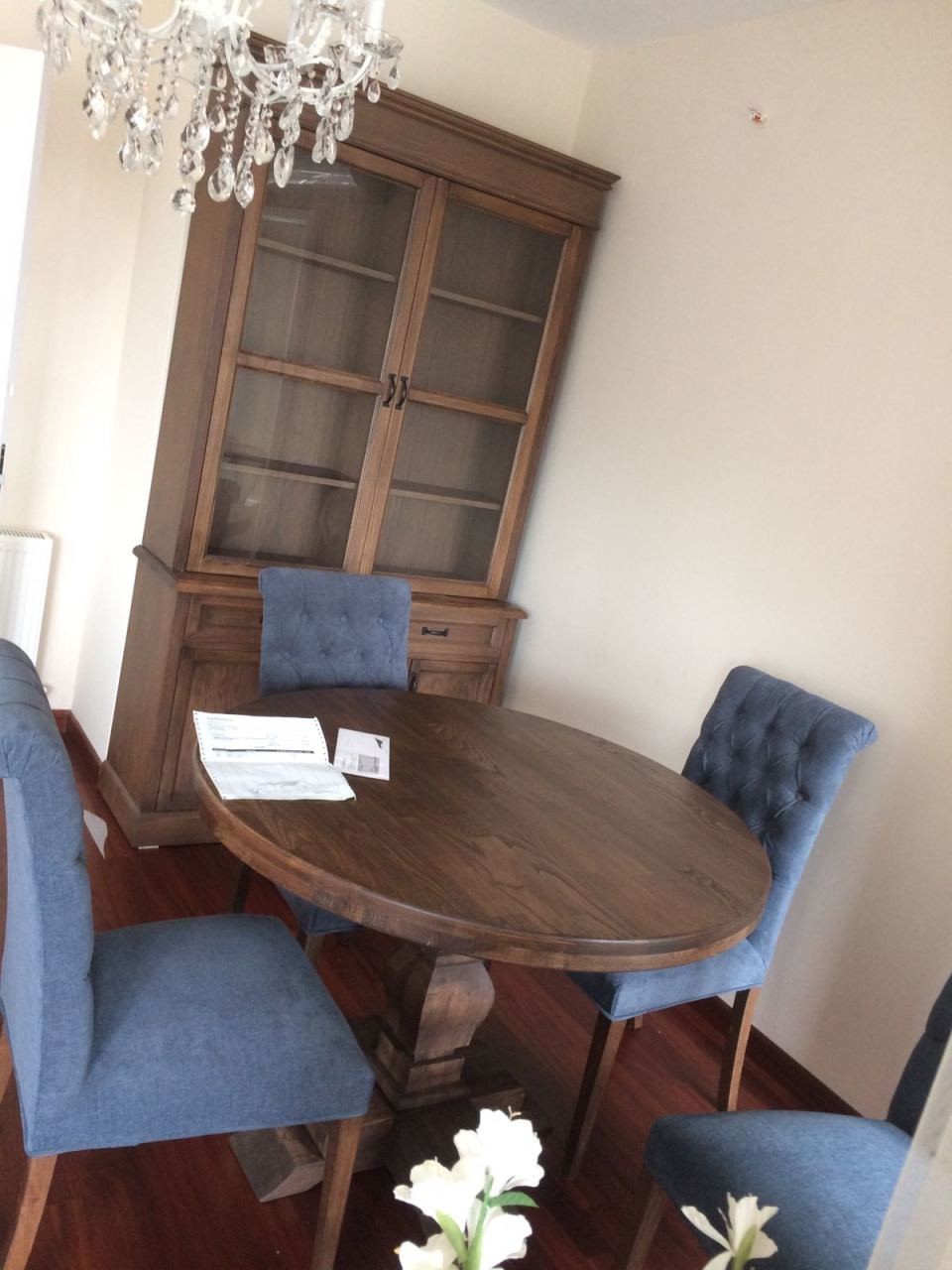 Glendale Round Dining Table