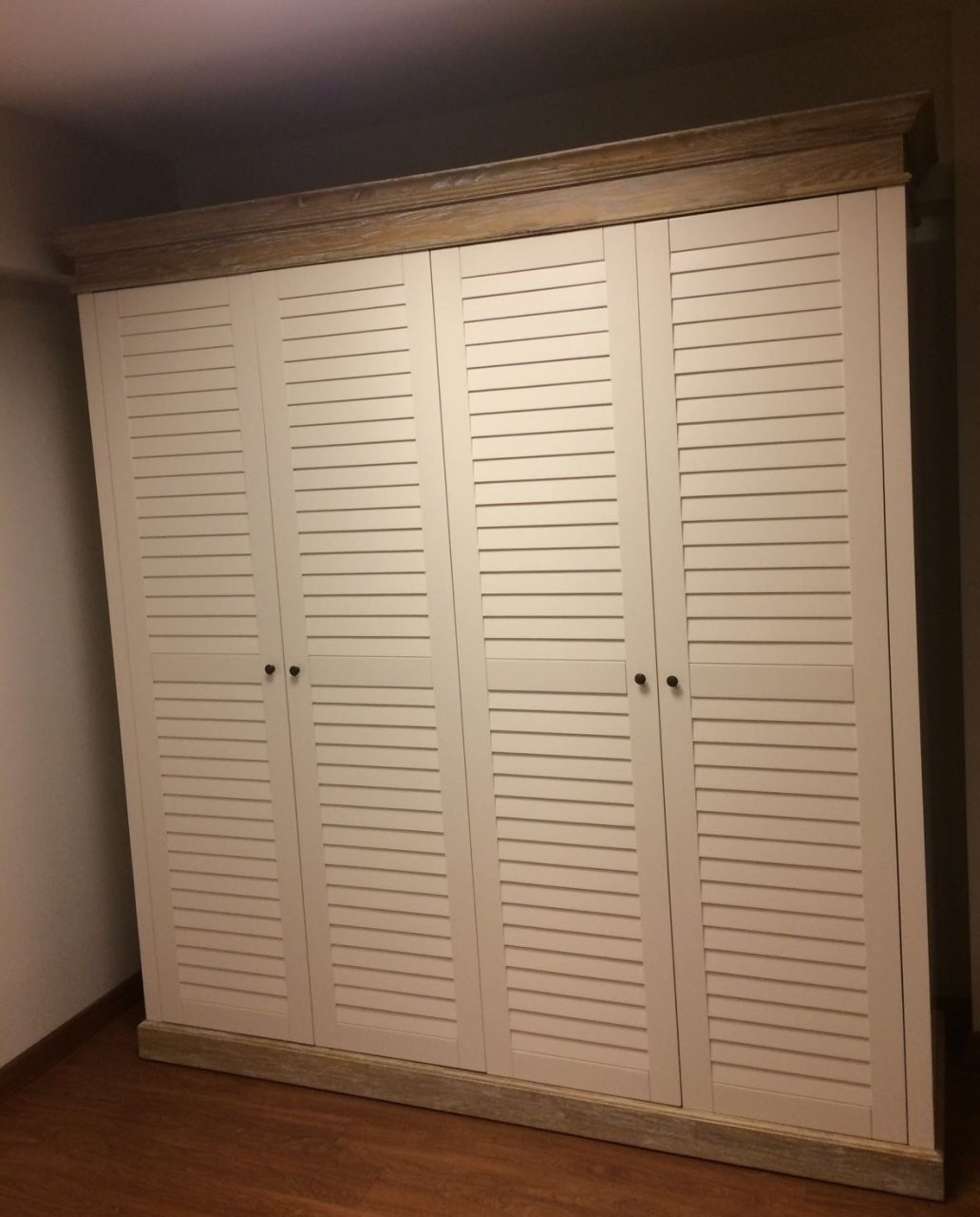 Parthenon Wardrobe  210 cm