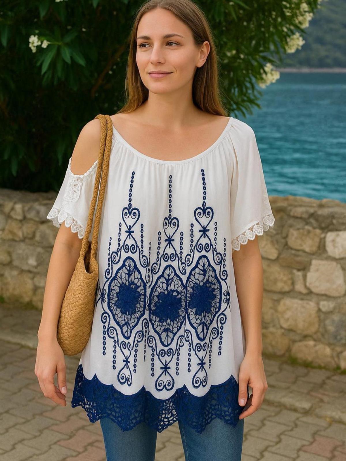 Nakışlı Kolları Pencere Detaylı Bluz