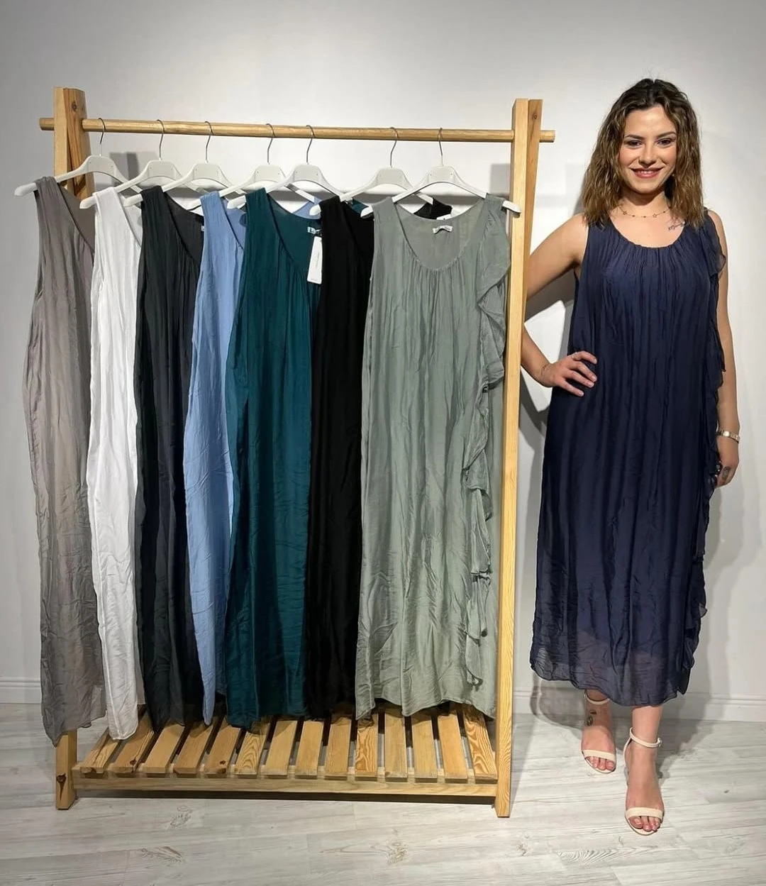 Tek Kenar Fırfır Detay İtalyan İpek Elbise