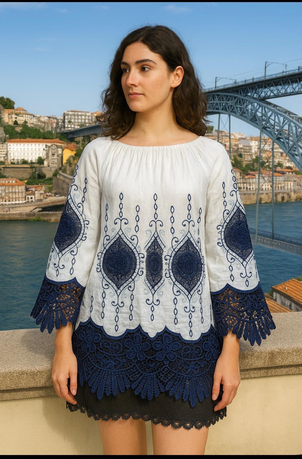 Madonna Yaka Geniş Nakışlı İtalyan Bluz