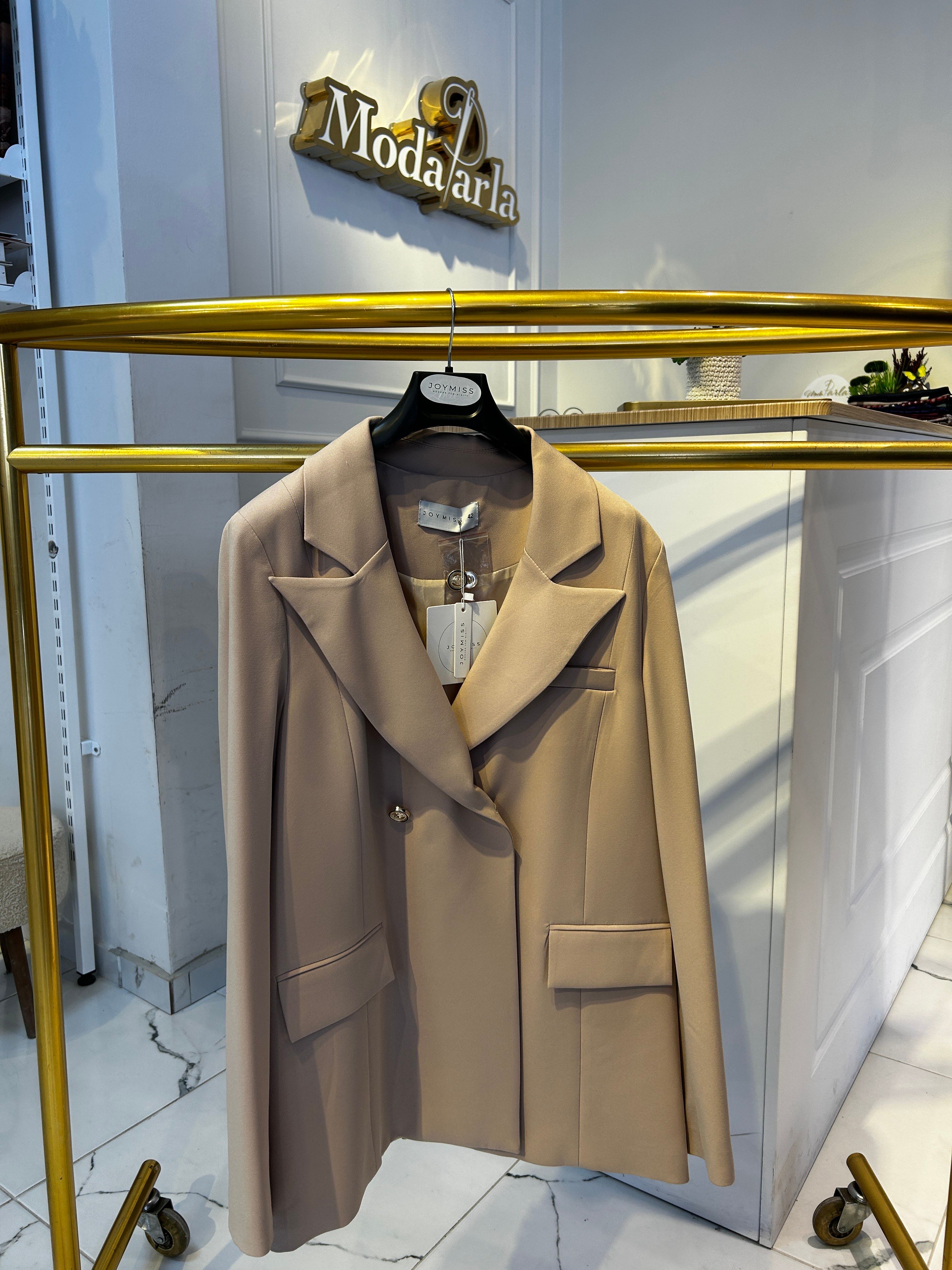 DÜĞME DETAYLI BLAZER CEKET