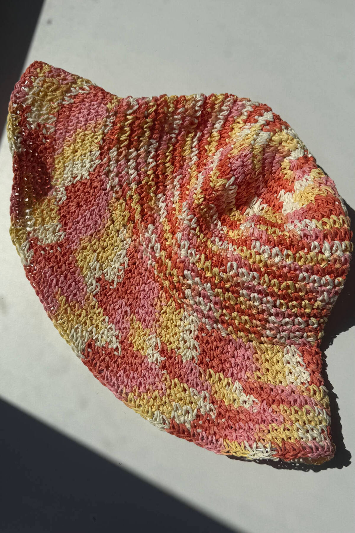 El Örgüsü Hasır Premium Bucket Şapka - pembe-sarı