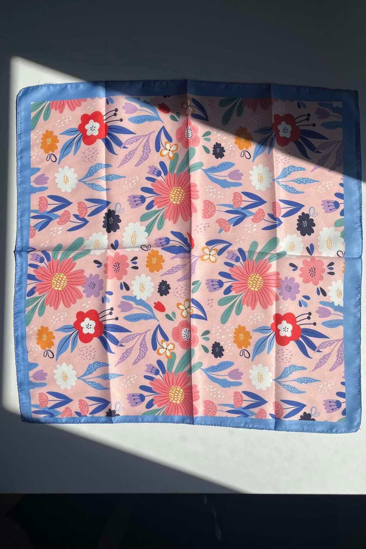 Desenli Kırmızı Fular - kırmı-yeşil