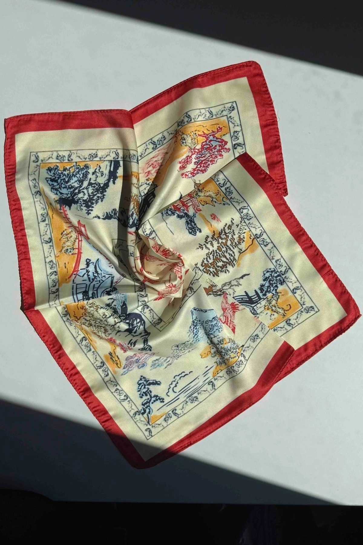 Desenli Kırmızı Fular - mavi-kırmızı