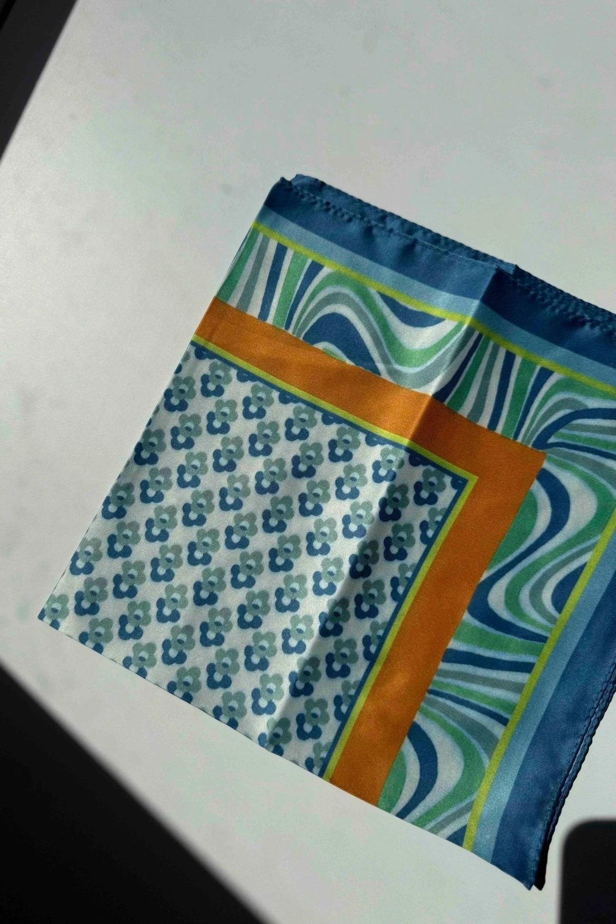 Desenli Kırmızı Fular