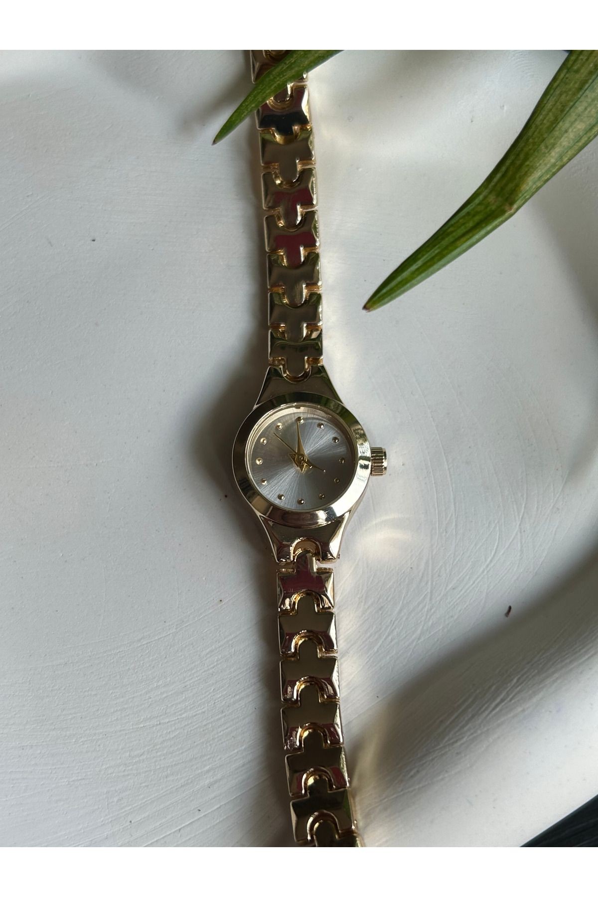 Elisa Minimal Gold Vintage Kadın Kol Saati