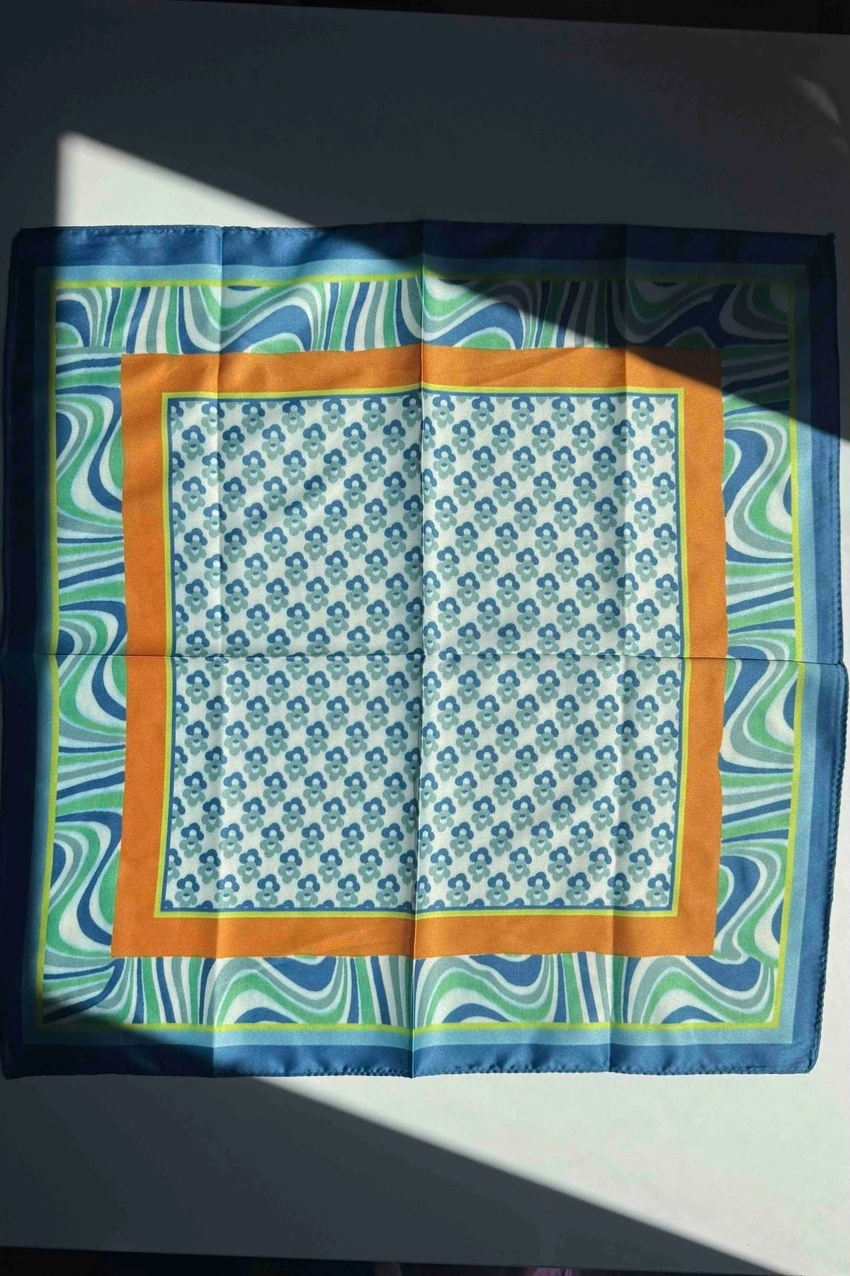 Desenli Kırmızı Fular