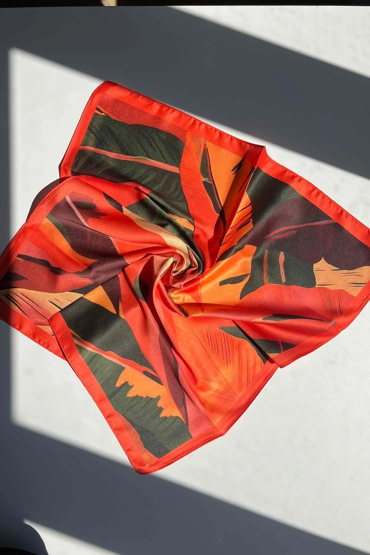 Desenli Kırmızı Fular - turuncu