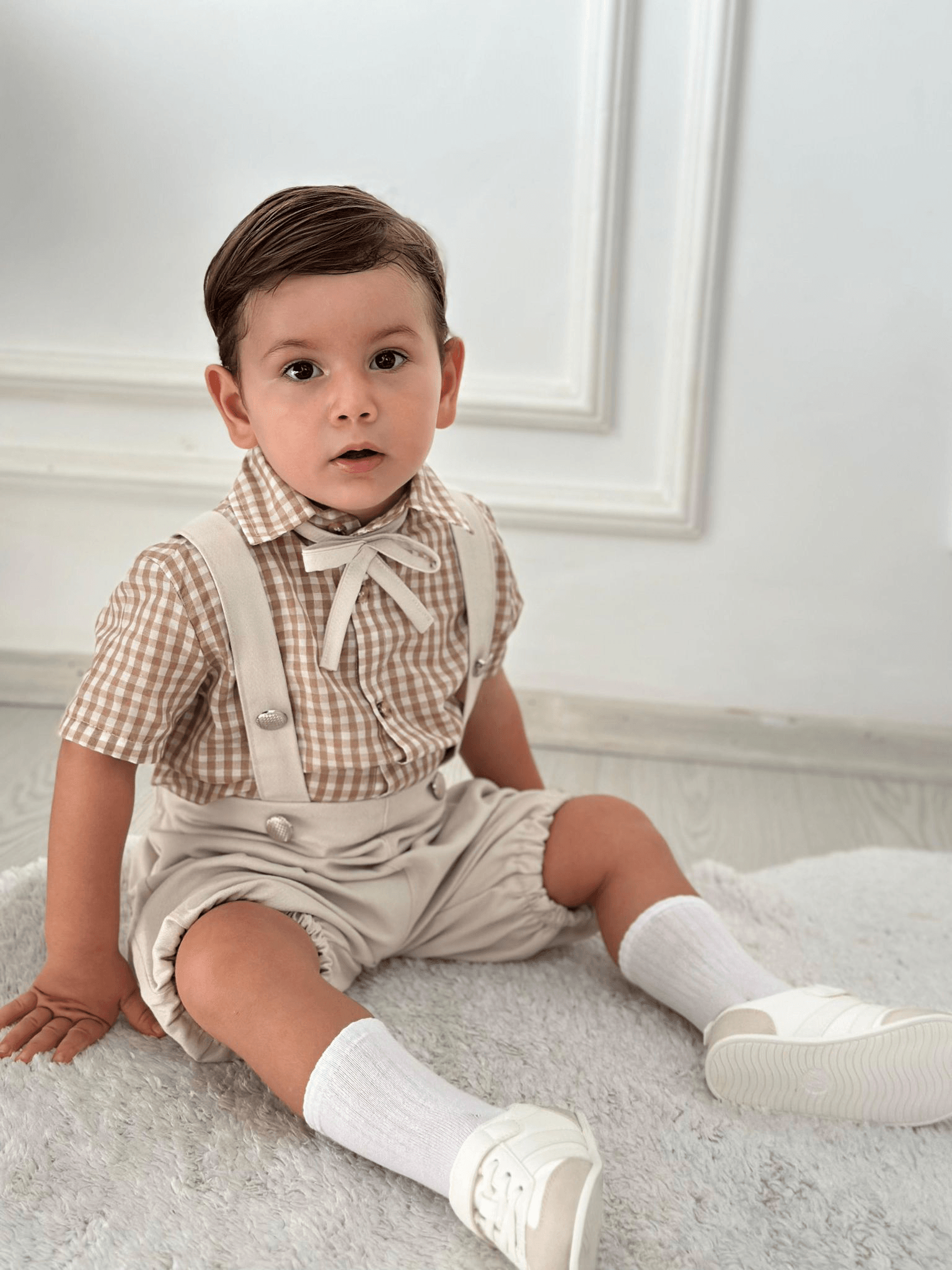 Yeni Kısa Bej Pitikareli Gömlekli Erkek Bebek Çocuk Salopet Takım