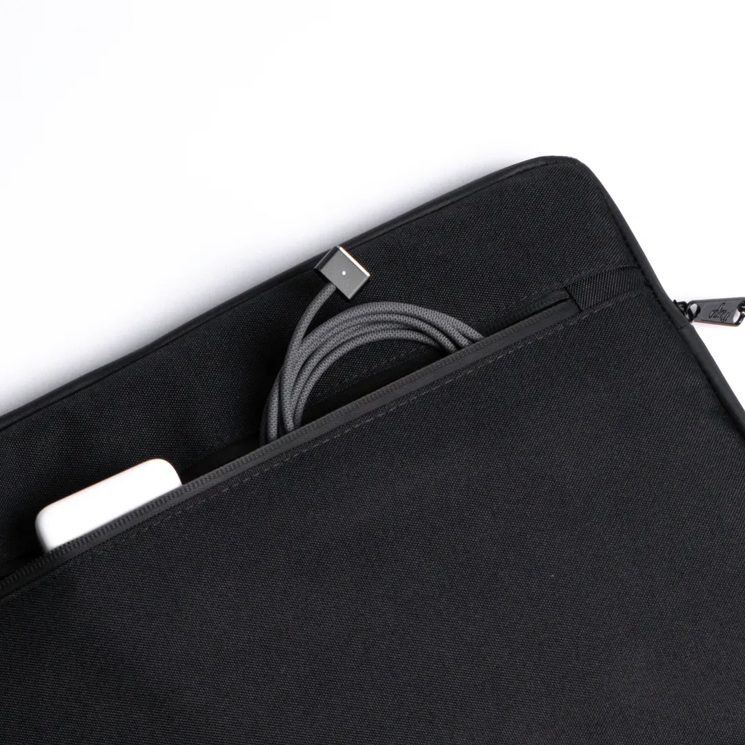 MUGO Edge Laptop Kılıfı 16"