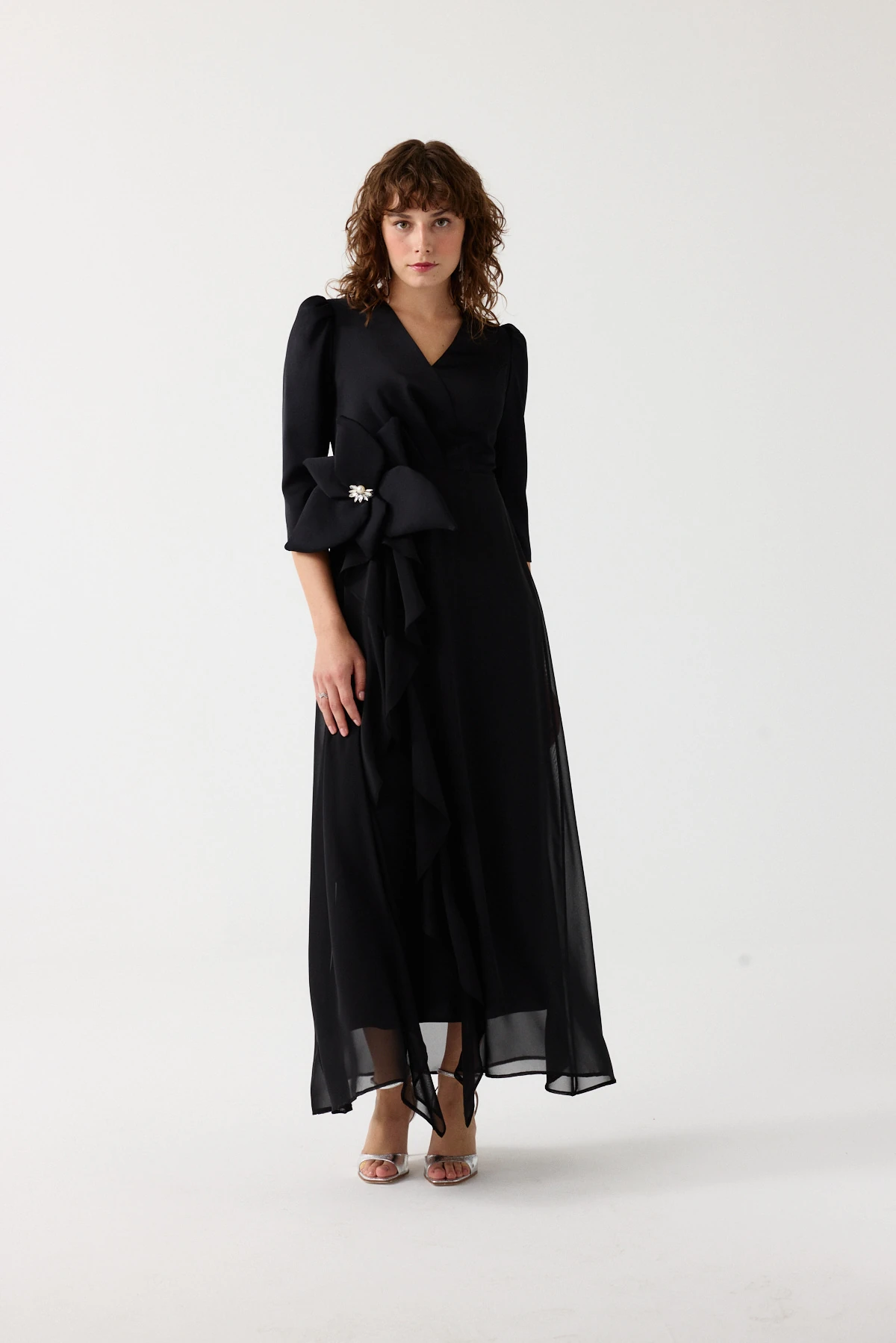 Çiçek aksesuarlı şık elbise EL-4361