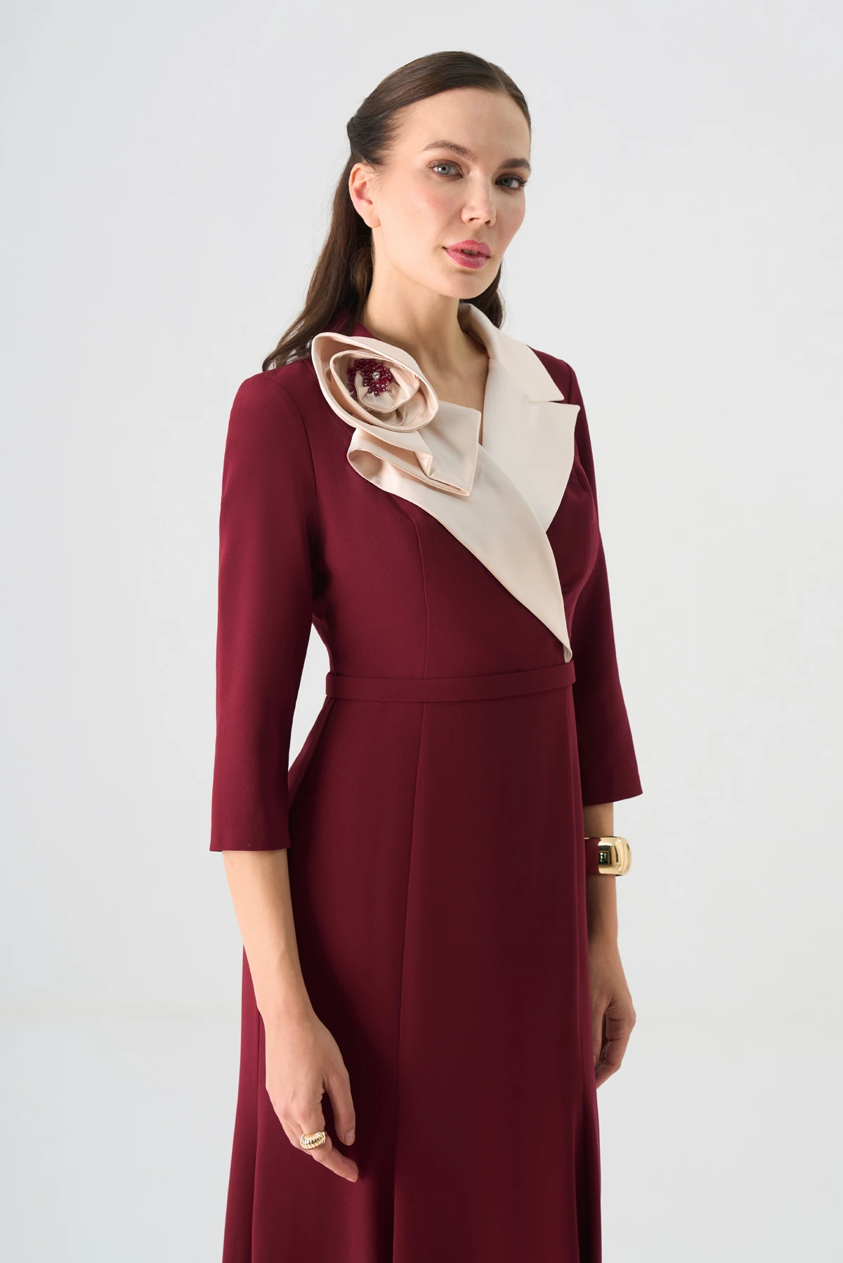 Saten yakalı çiçek espirili krep elbise EL-4427