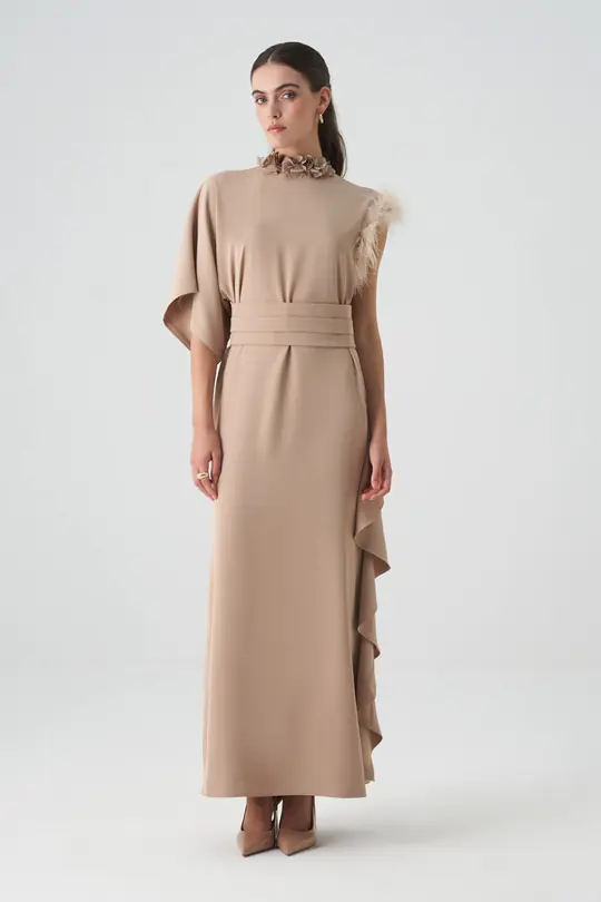 Asimetrik kolu tüylü elbise EL-4368